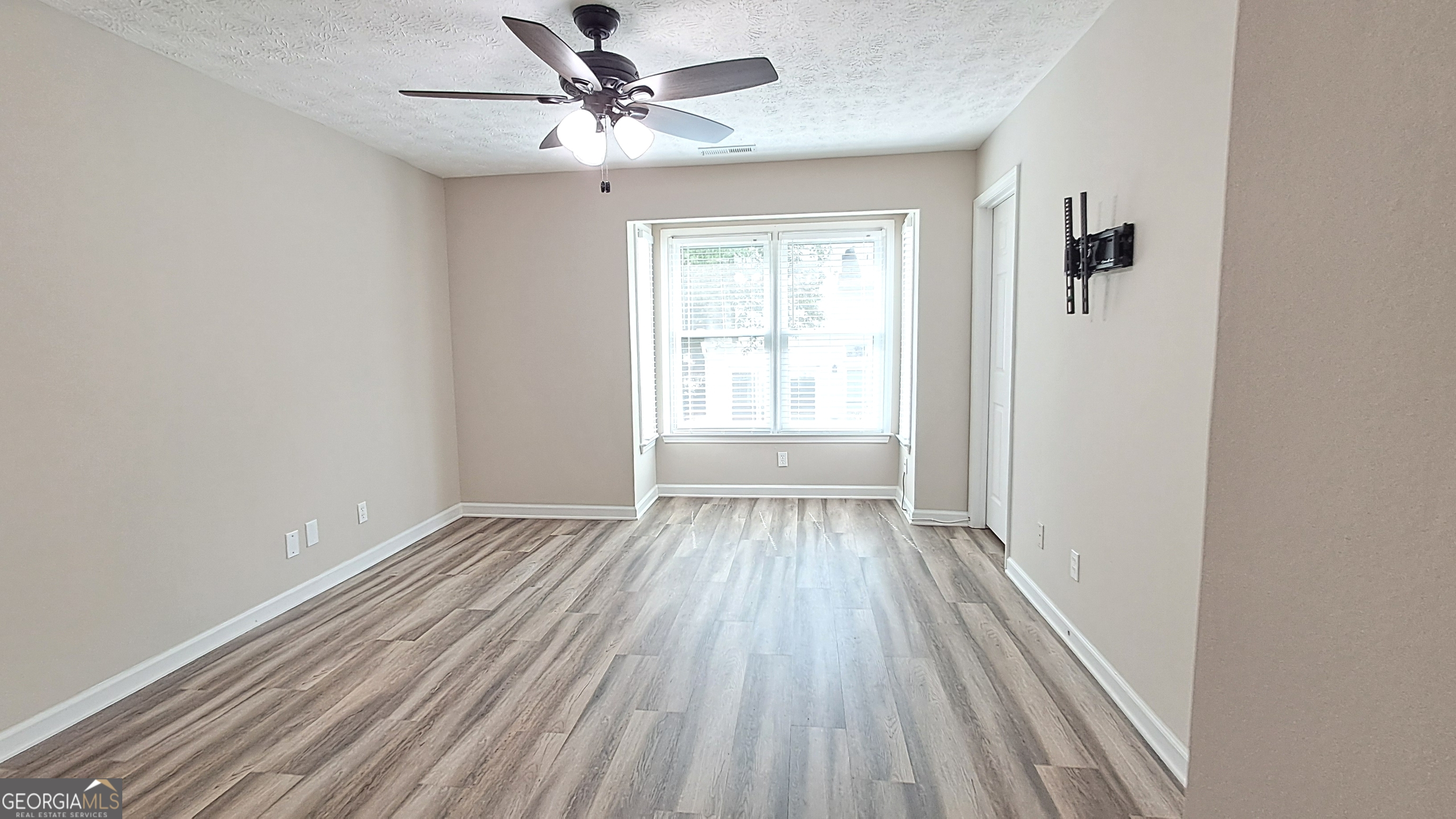3024 Camden Way Property Photo 14