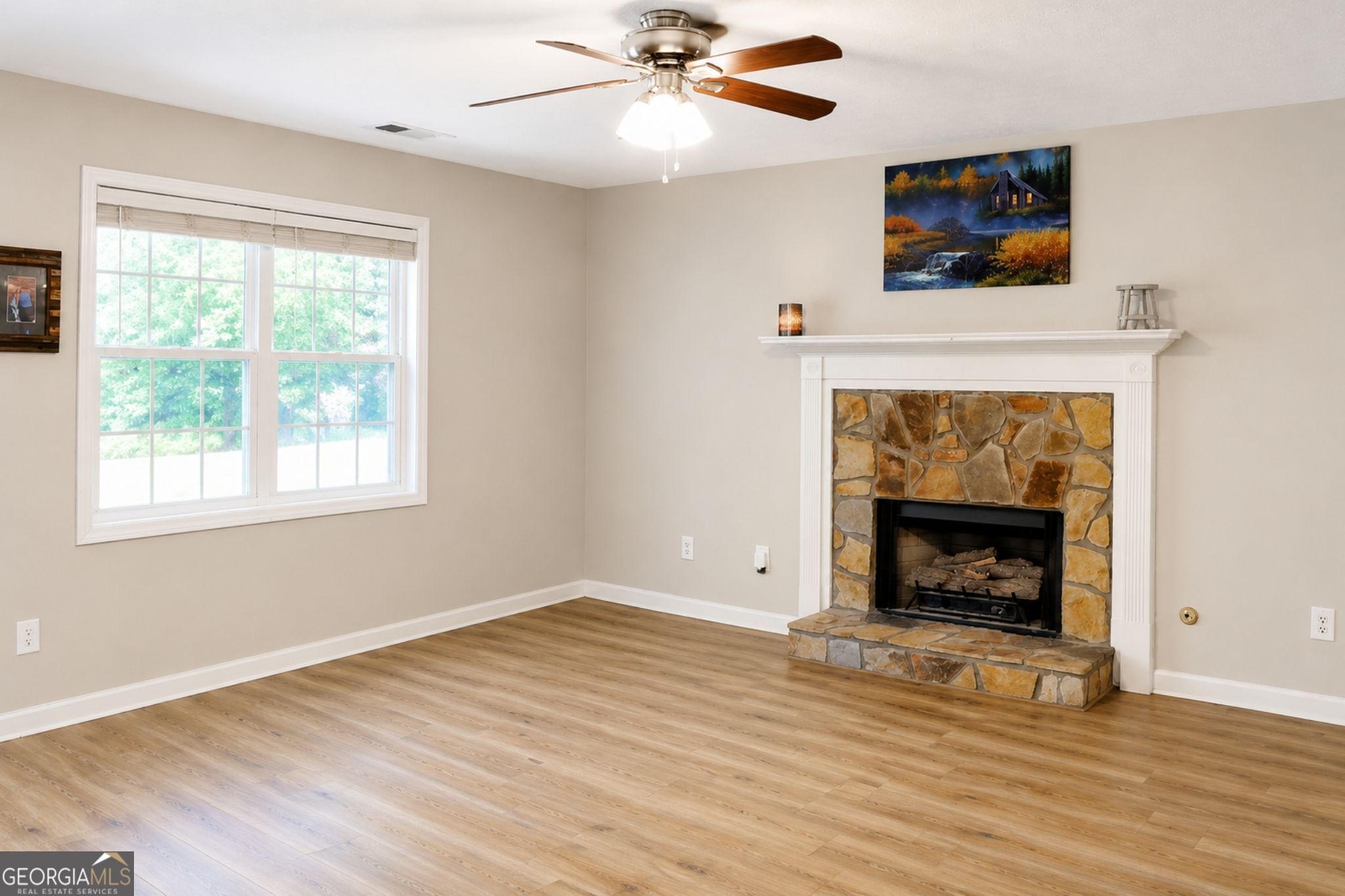 523 S River Drive Property Photo 7