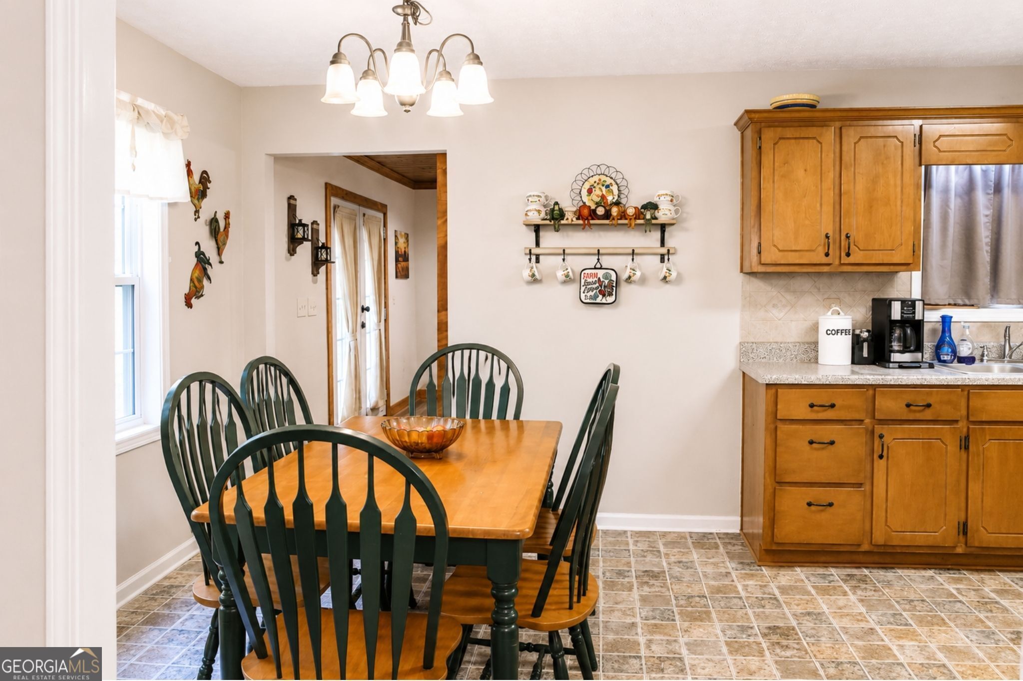 523 S River Drive Property Photo 10