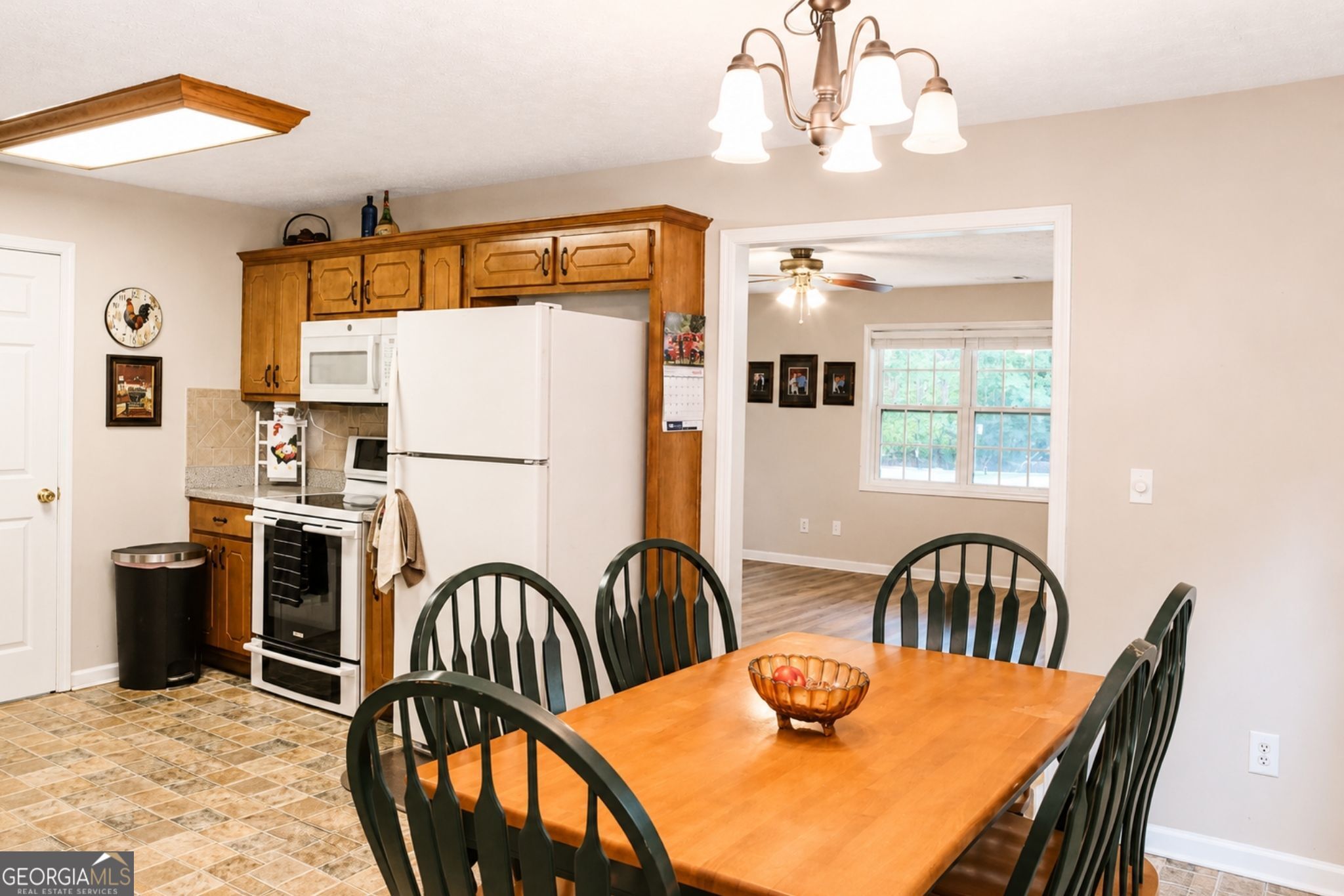 523 S River Drive Property Photo 12