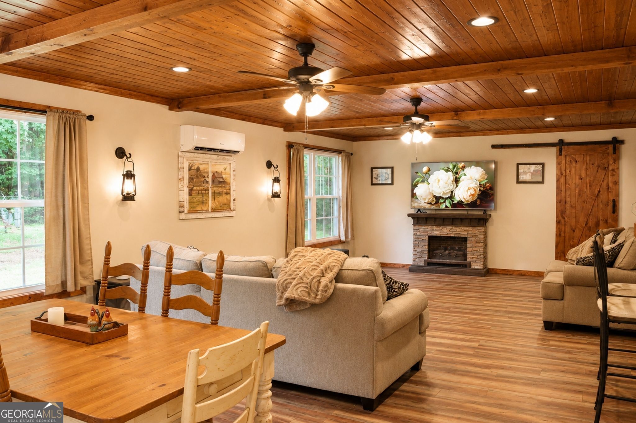 523 S River Drive Property Photo 15