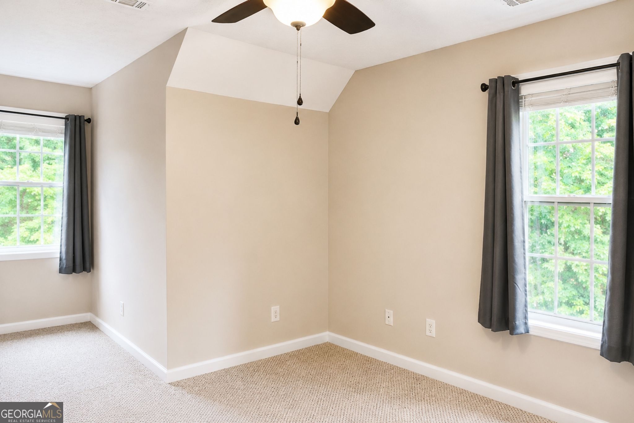 523 S River Drive Property Photo 30