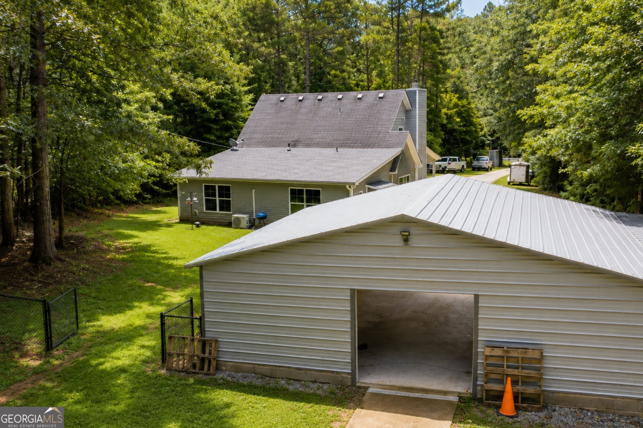 523 S River Drive Property Photo 37
