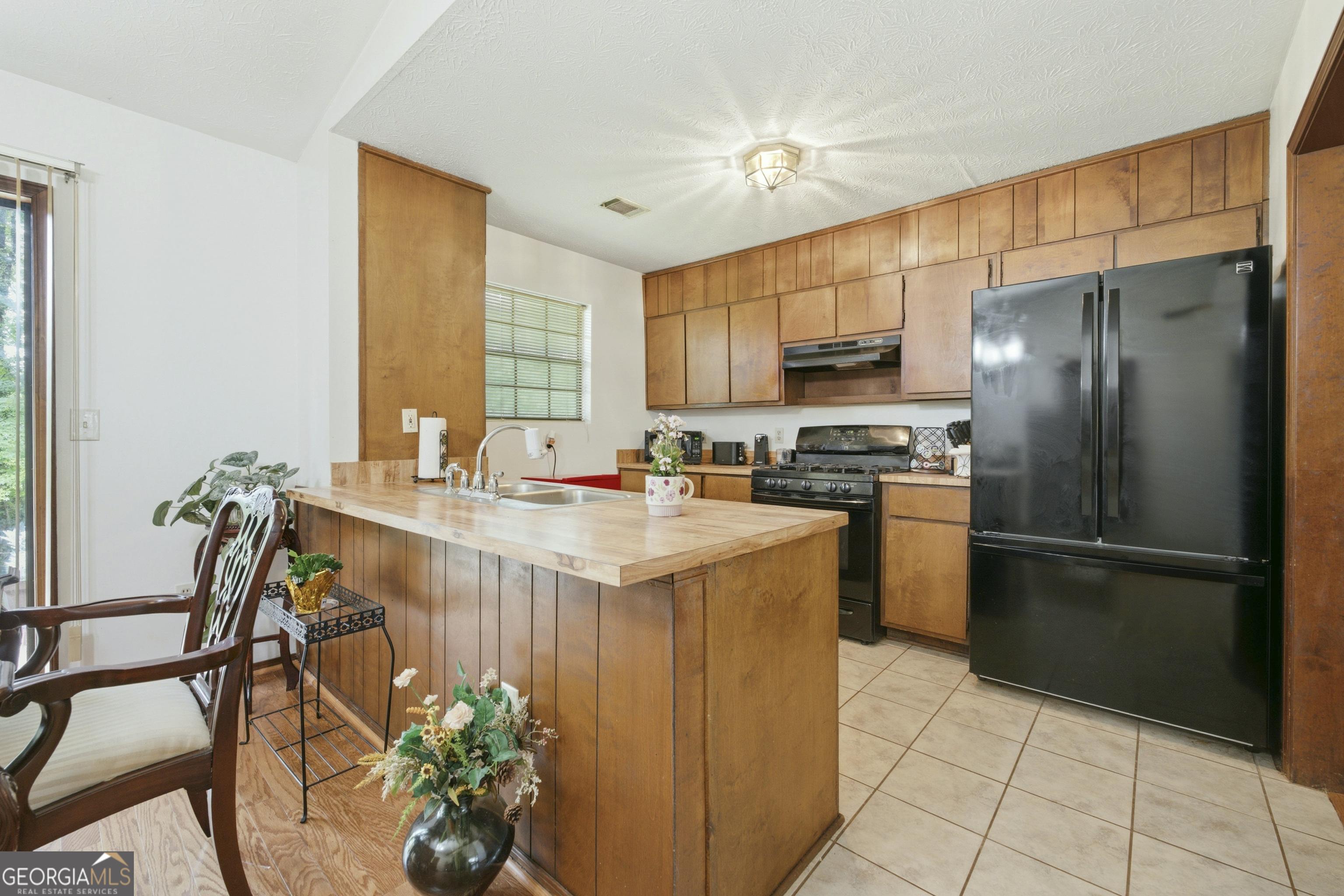 5560 Petite Point Property Photo 5