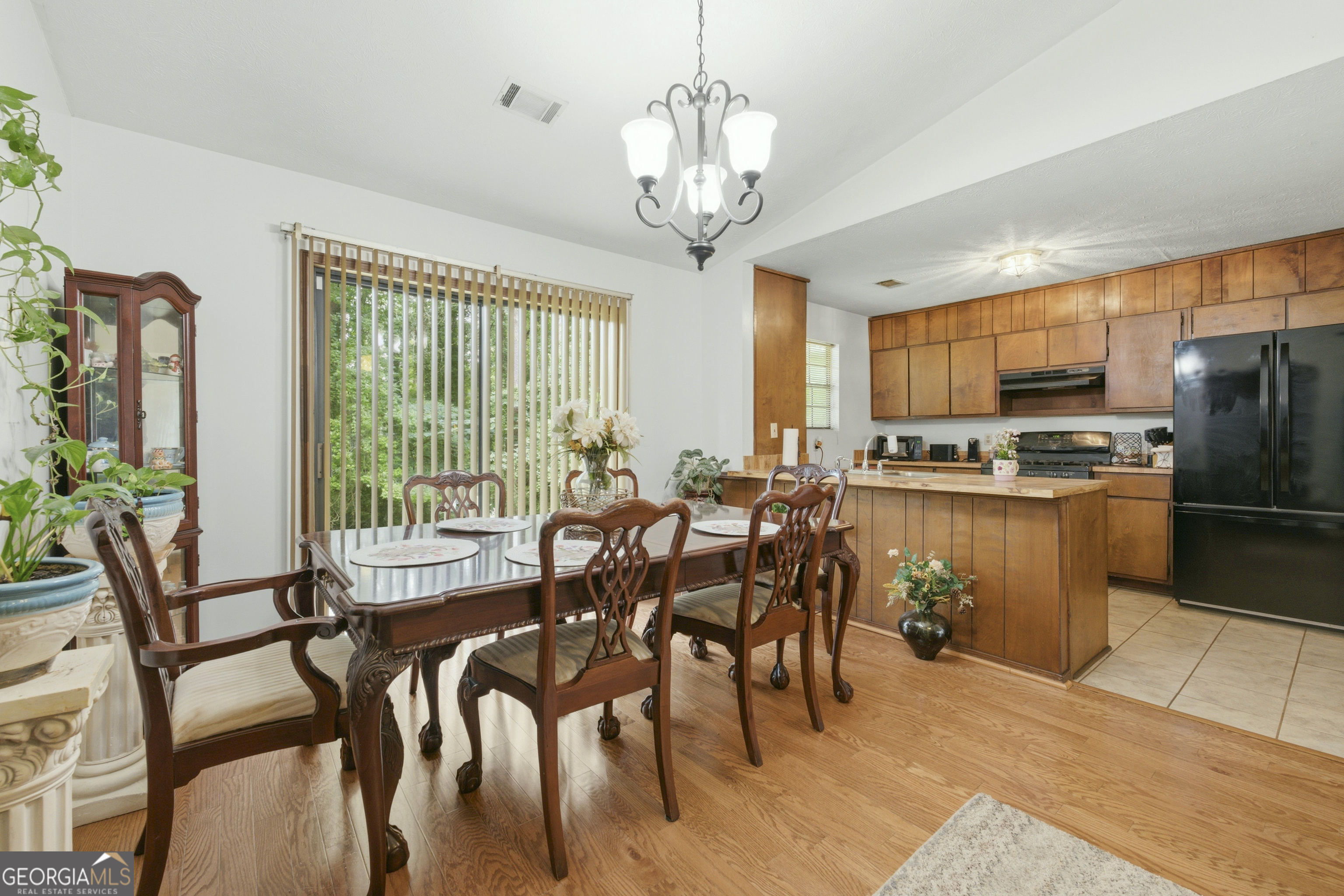 5560 Petite Point Property Photo 8
