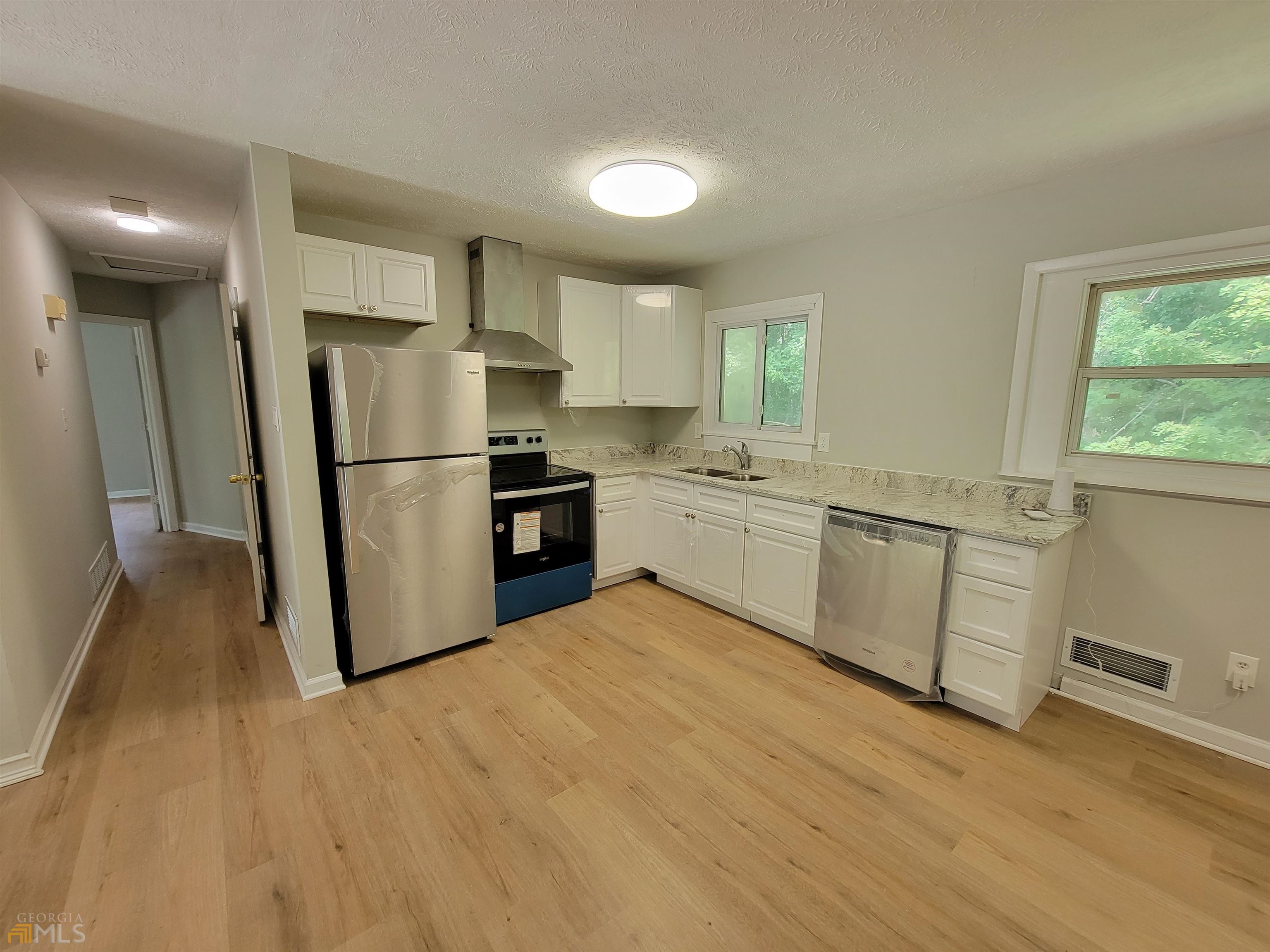6628 Stark Court Property Photo 3
