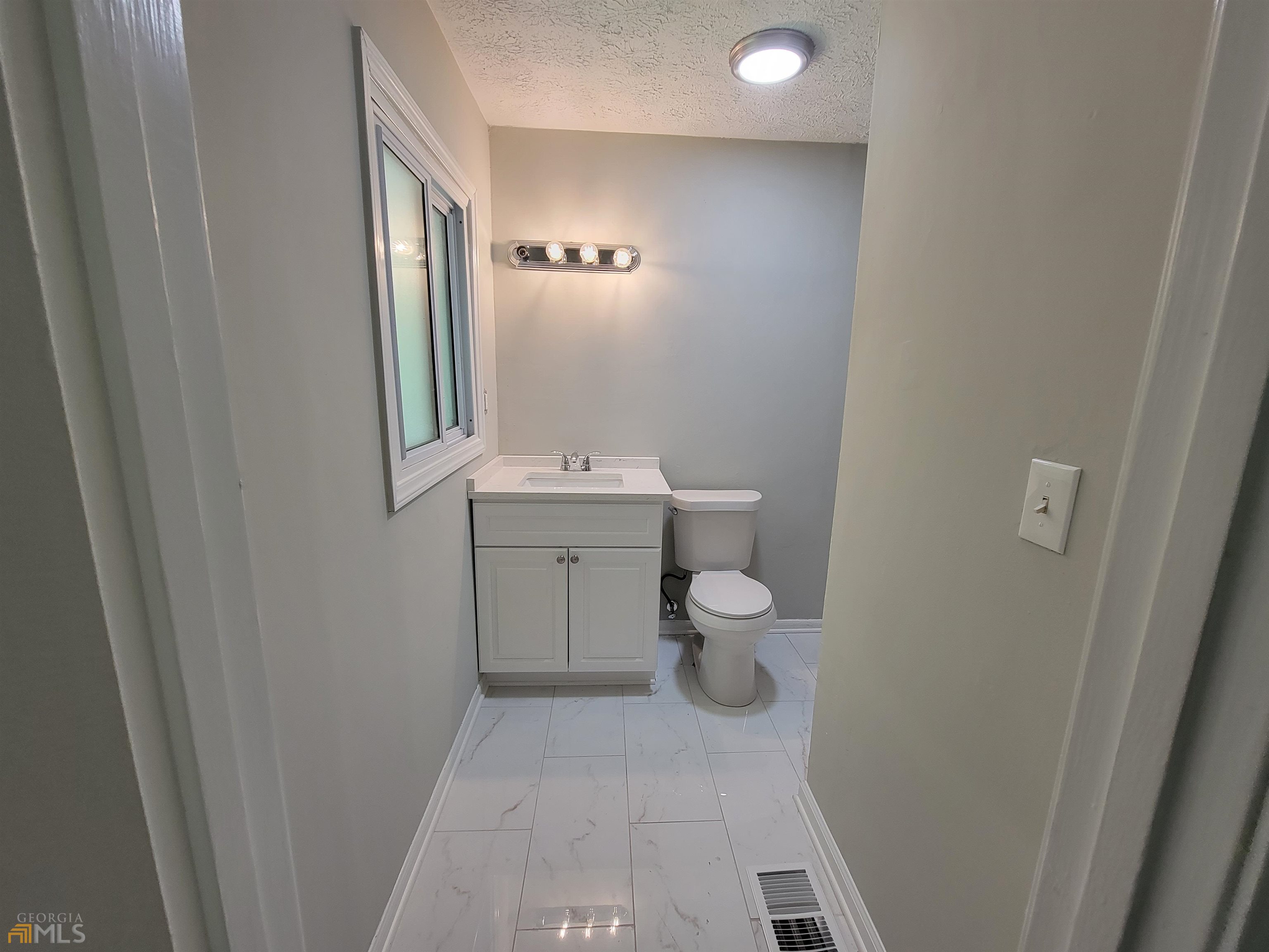 6628 Stark Court Property Photo 7