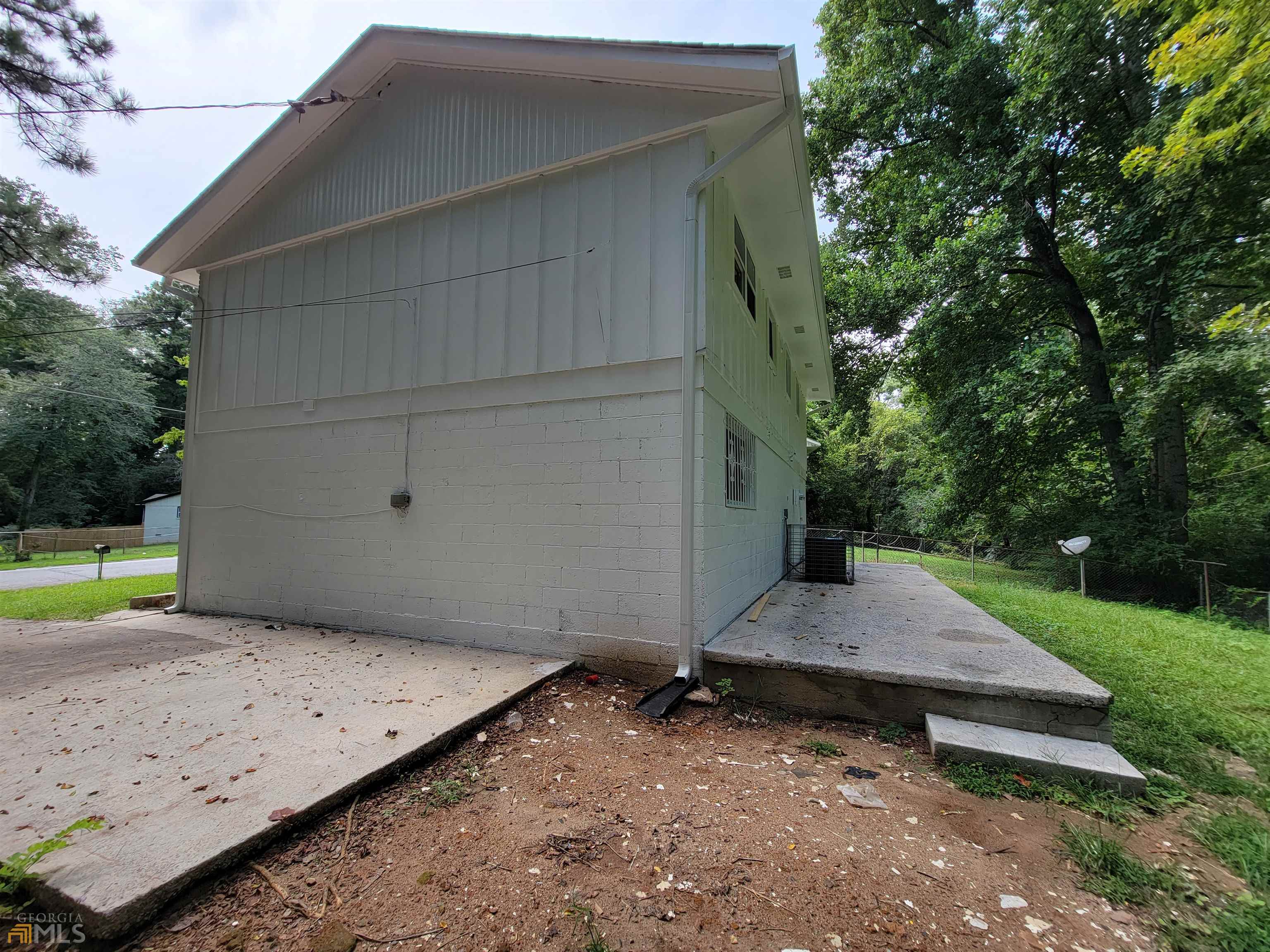 6628 Stark Court Property Photo 14