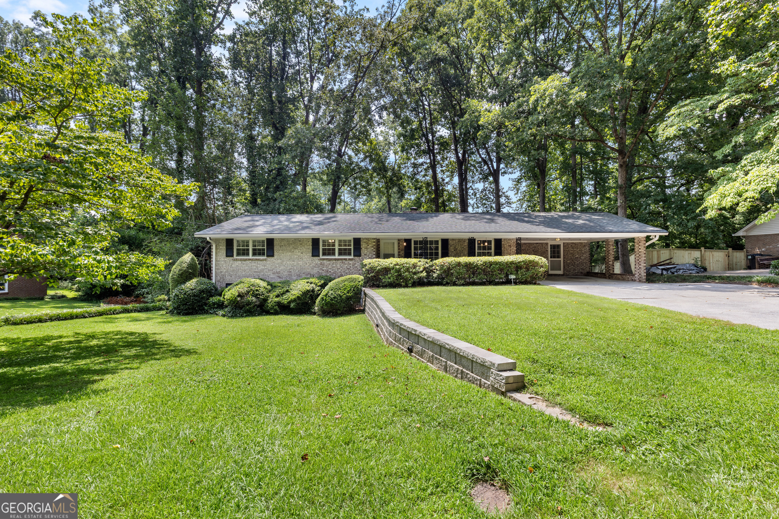 660 Grove Parkway Se Property Photo 1
