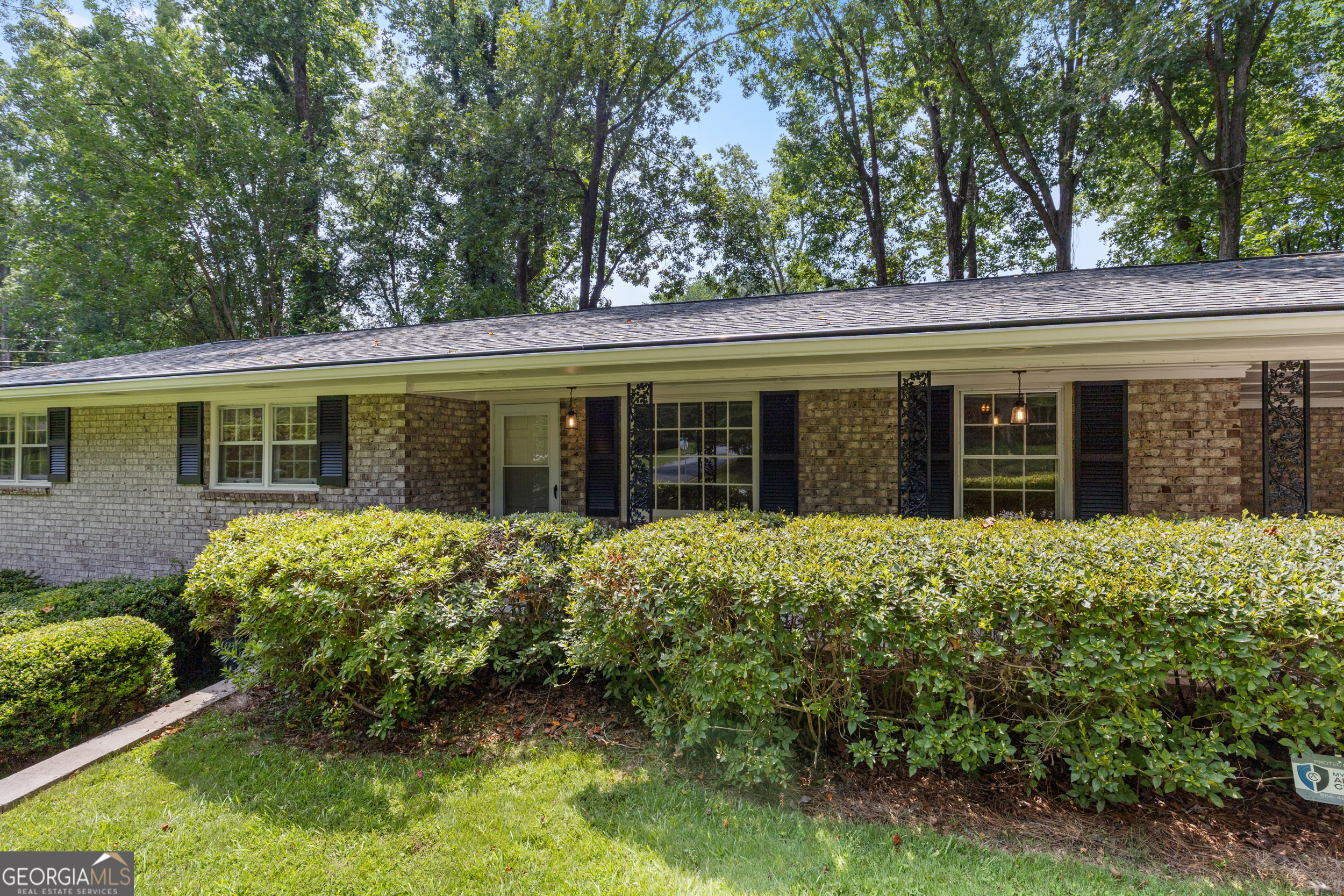 660 Grove Parkway Se Property Photo 4