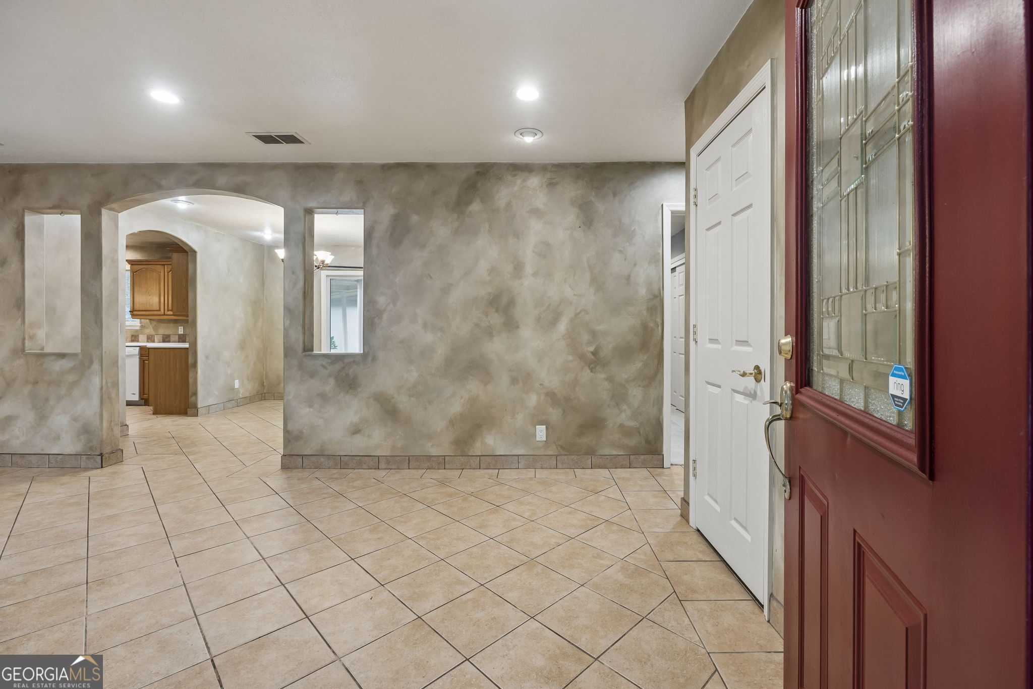 811 Devon Drive Property Photo 4
