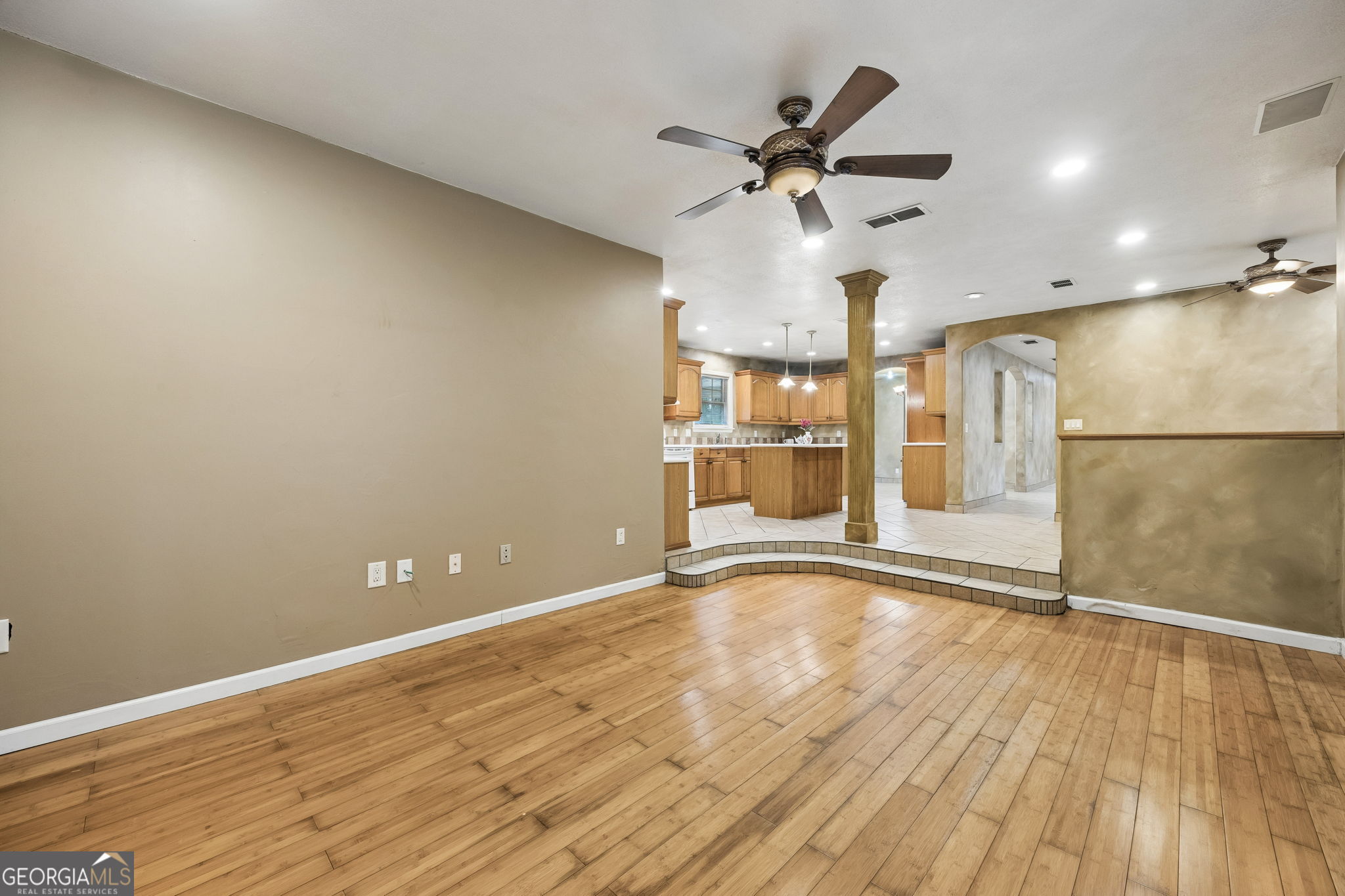 811 Devon Drive Property Photo 9