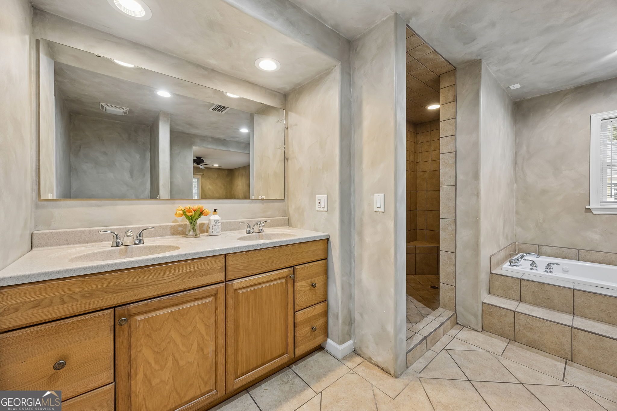 811 Devon Drive Property Photo 25