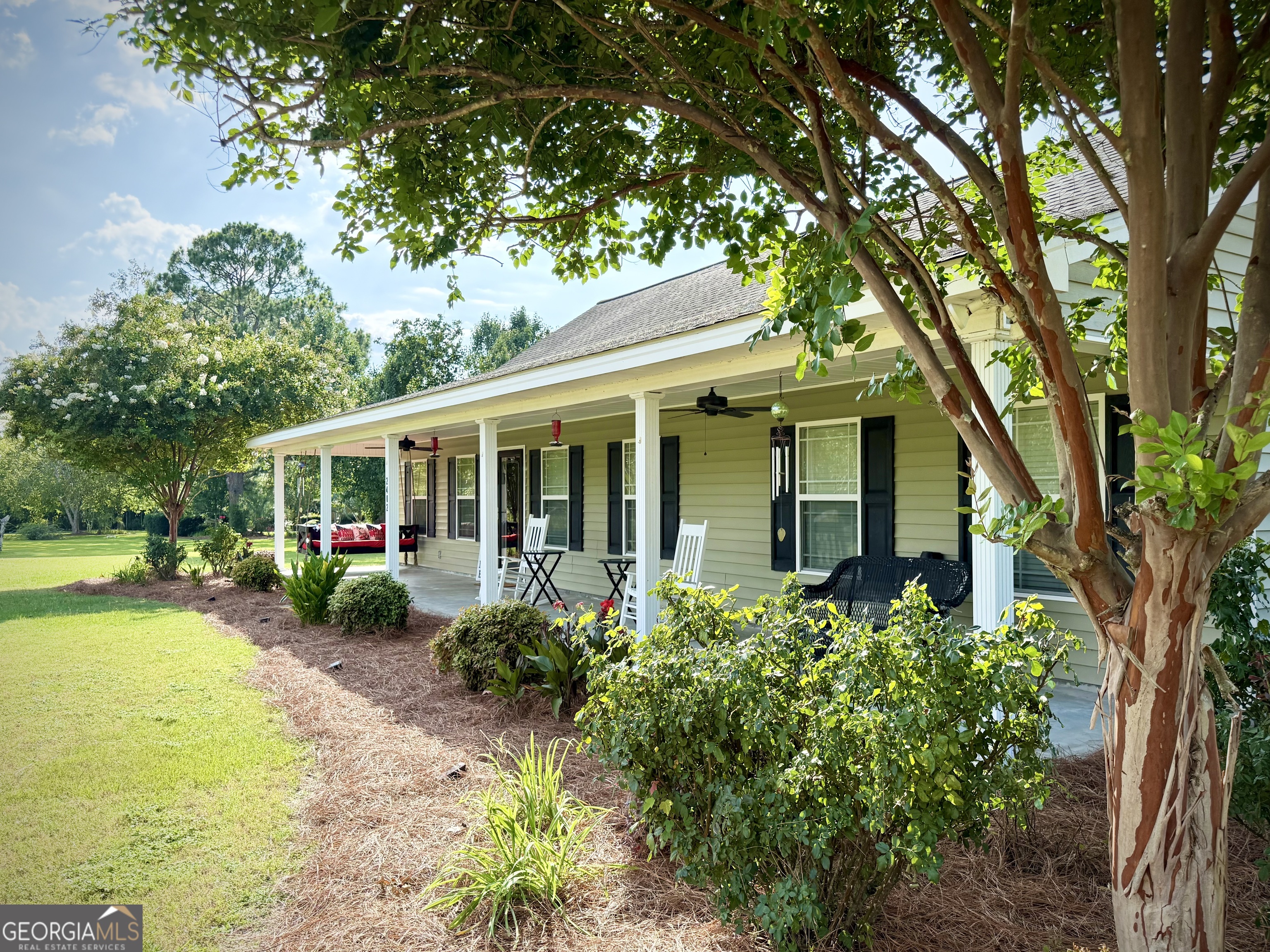 2402 Zoar Road Property Photo 2