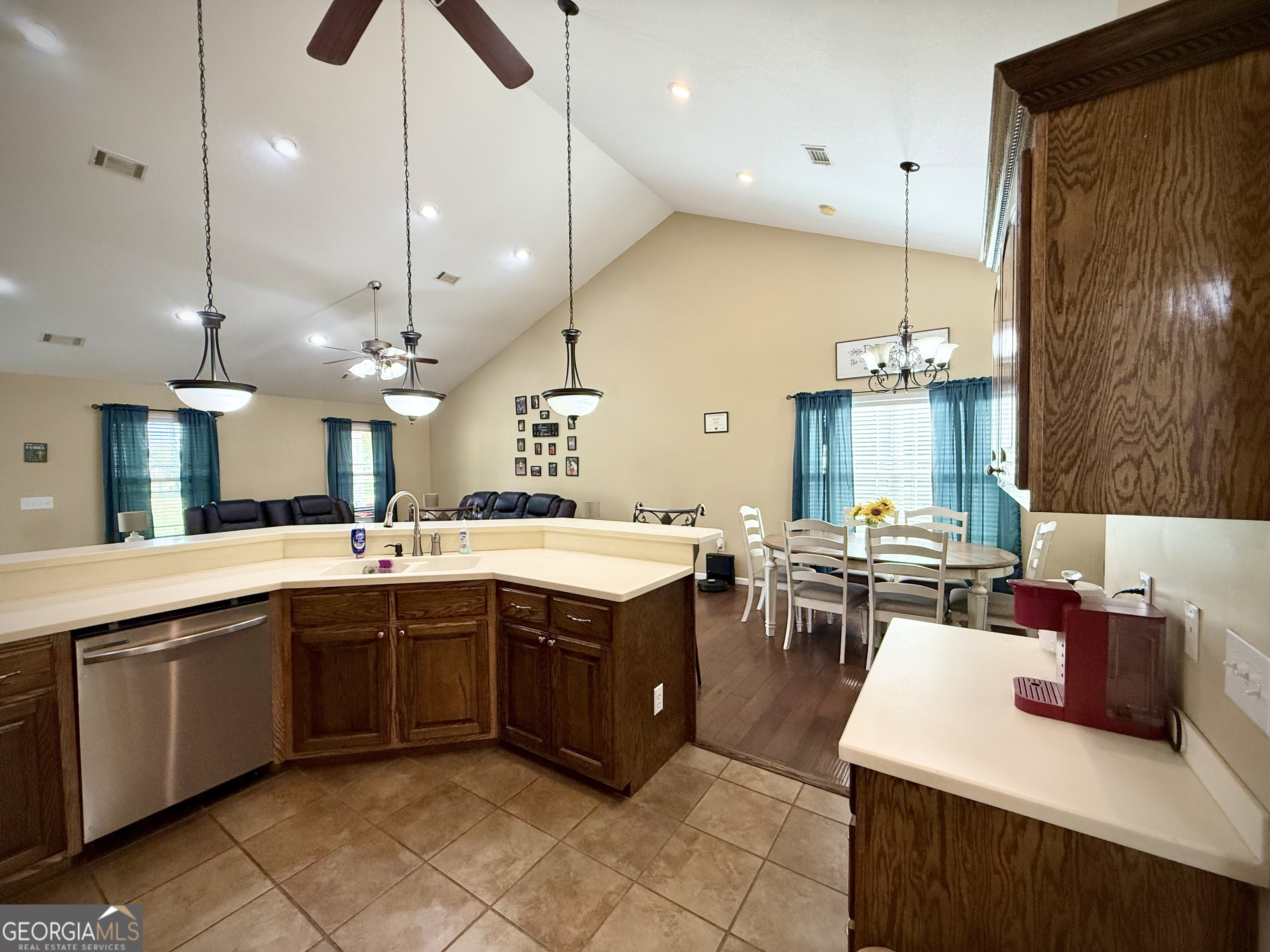 2402 Zoar Road Property Photo 39