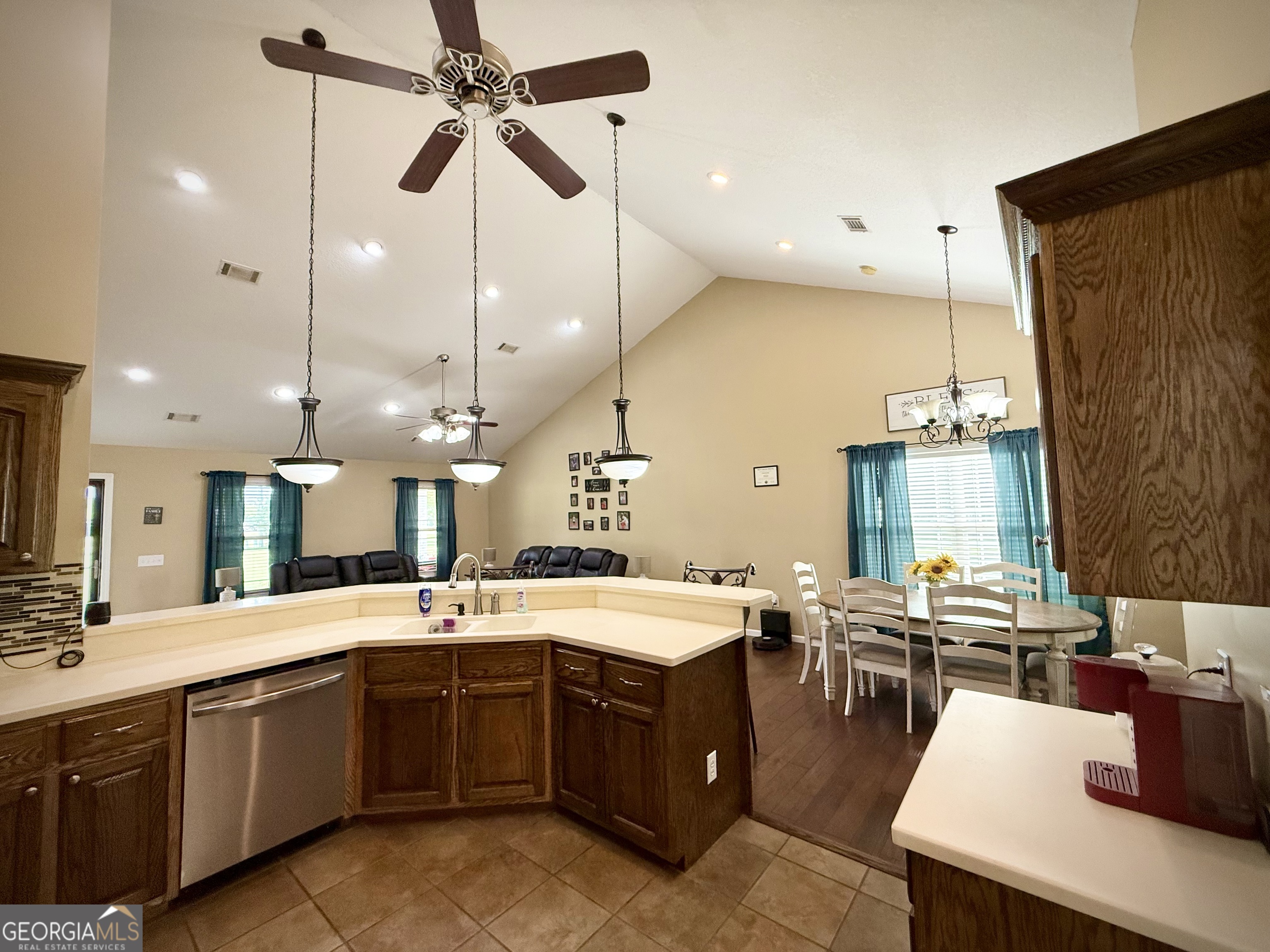 2402 Zoar Road Property Photo 40