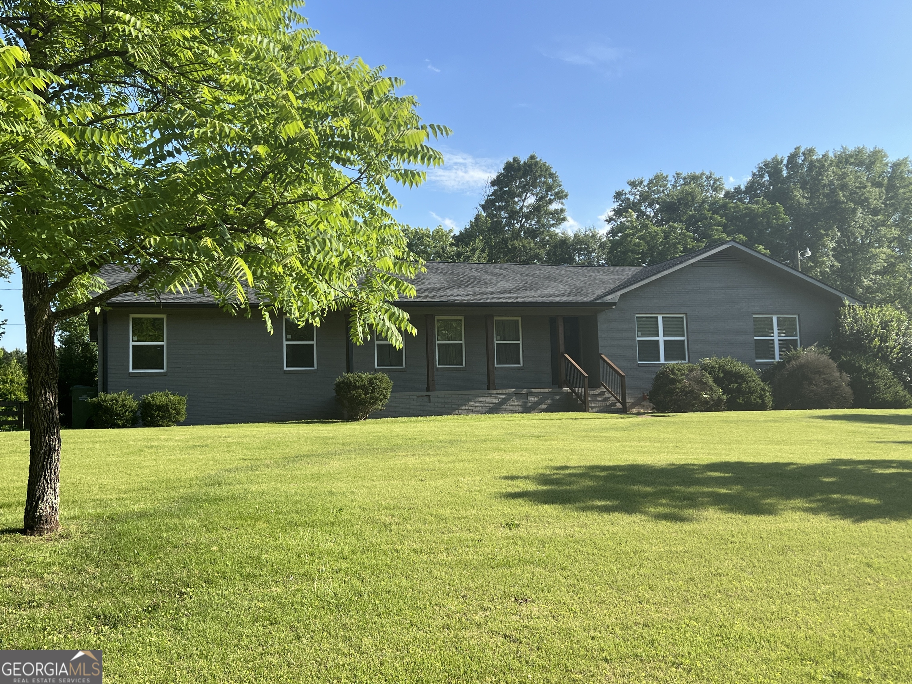 517 E Boyd Road Property Photo 1