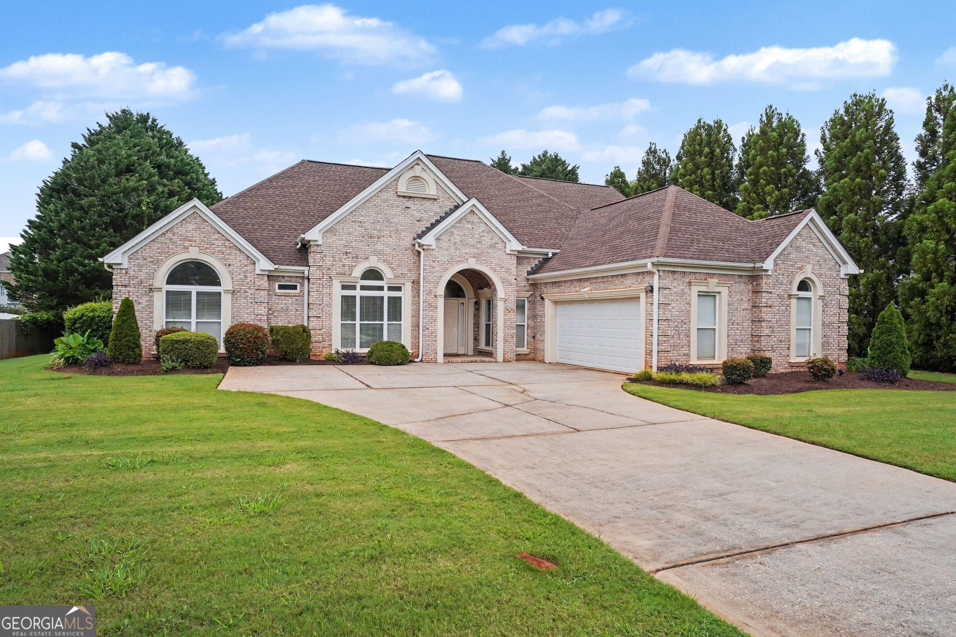 1086 Rowanshyre Circle Property Photo 2