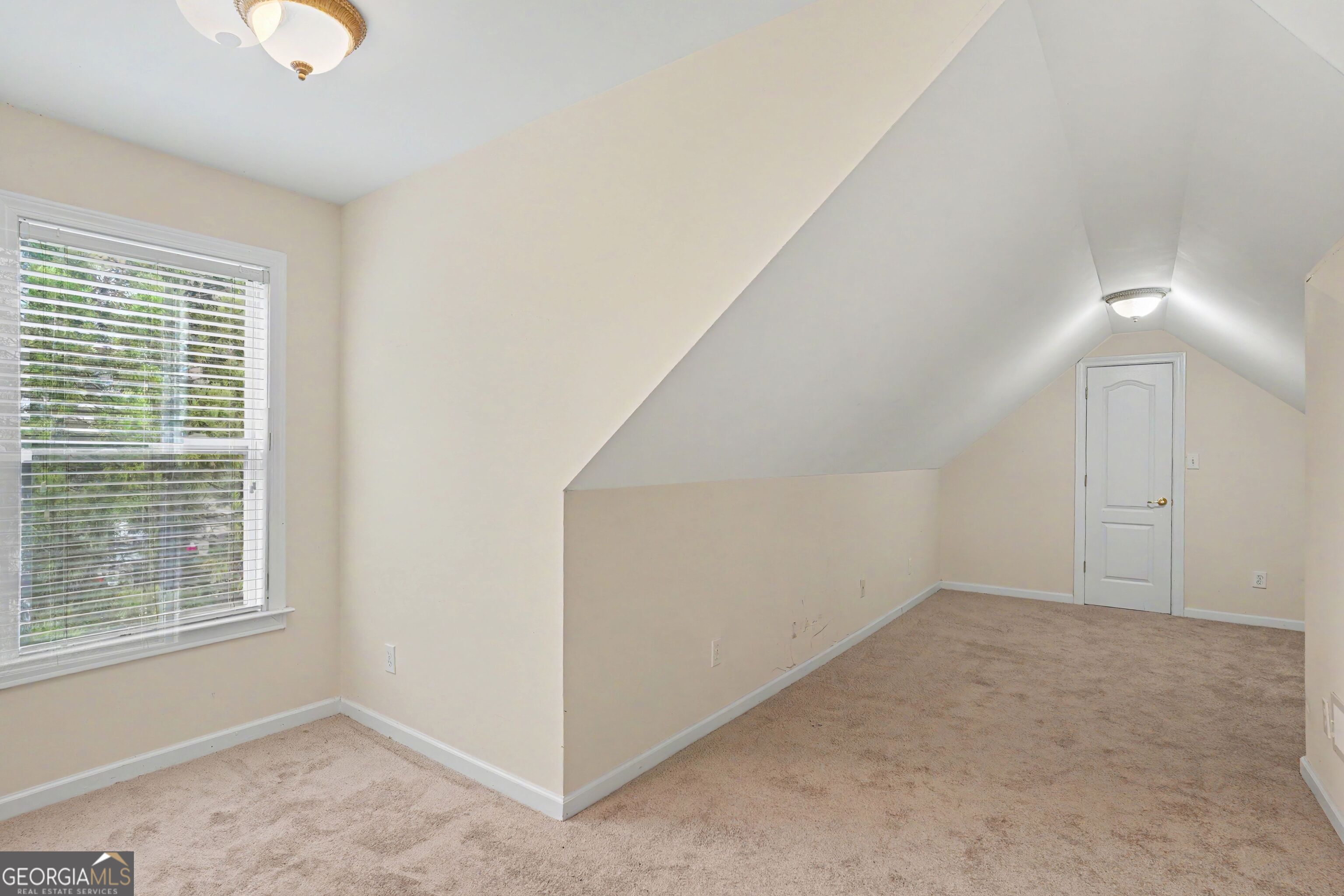 1086 Rowanshyre Circle Property Photo 33