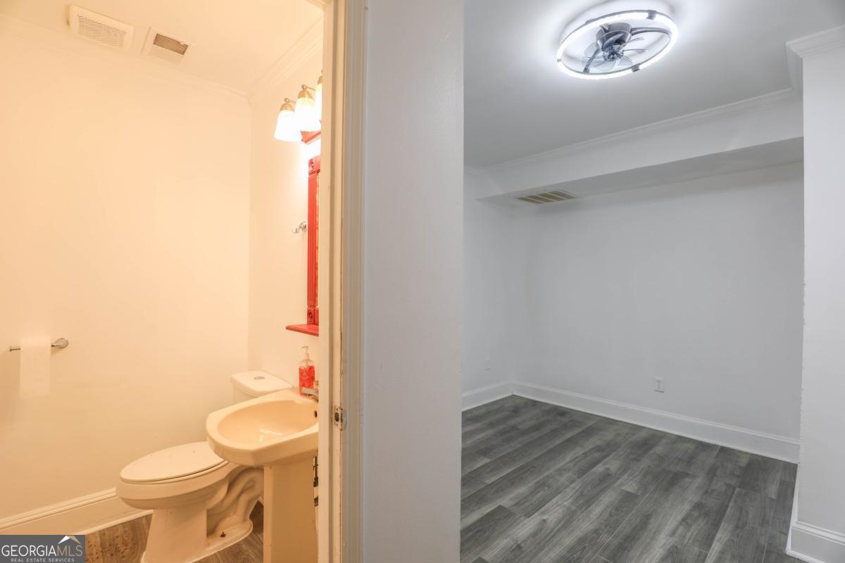 1508 N Columbia Street Property Photo 14