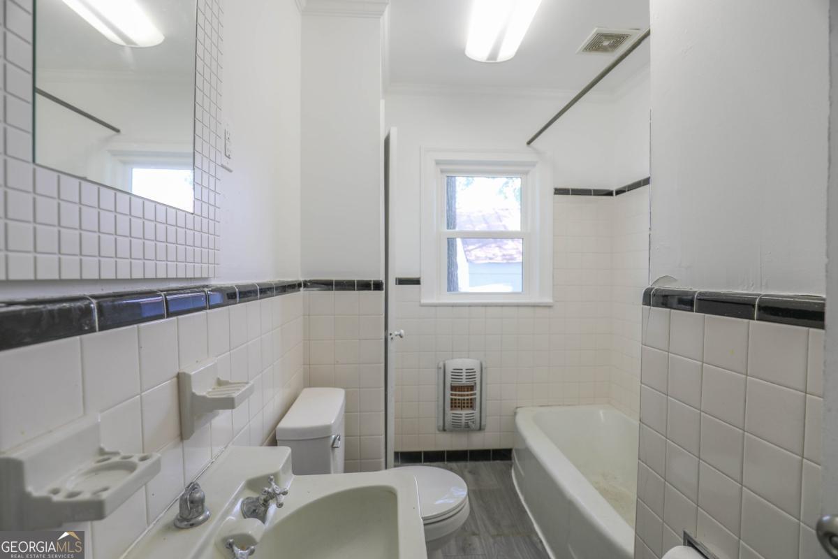 1508 N Columbia Street Property Photo 24