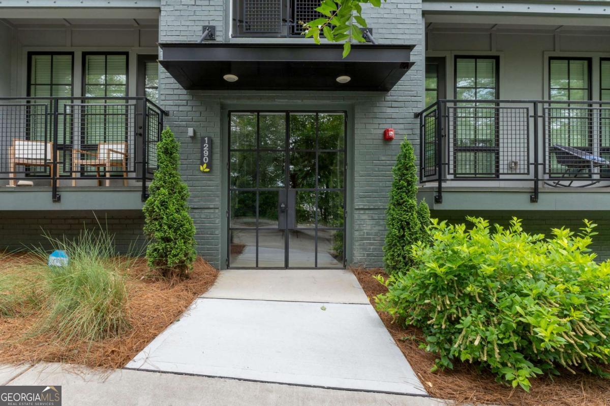 1290 Longreen Terr Nw # 2 Property Photo 2