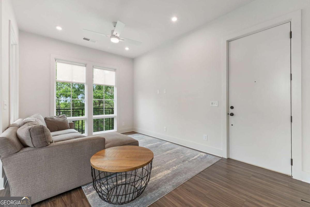 1290 Longreen Terr Nw # 2 Property Photo 6