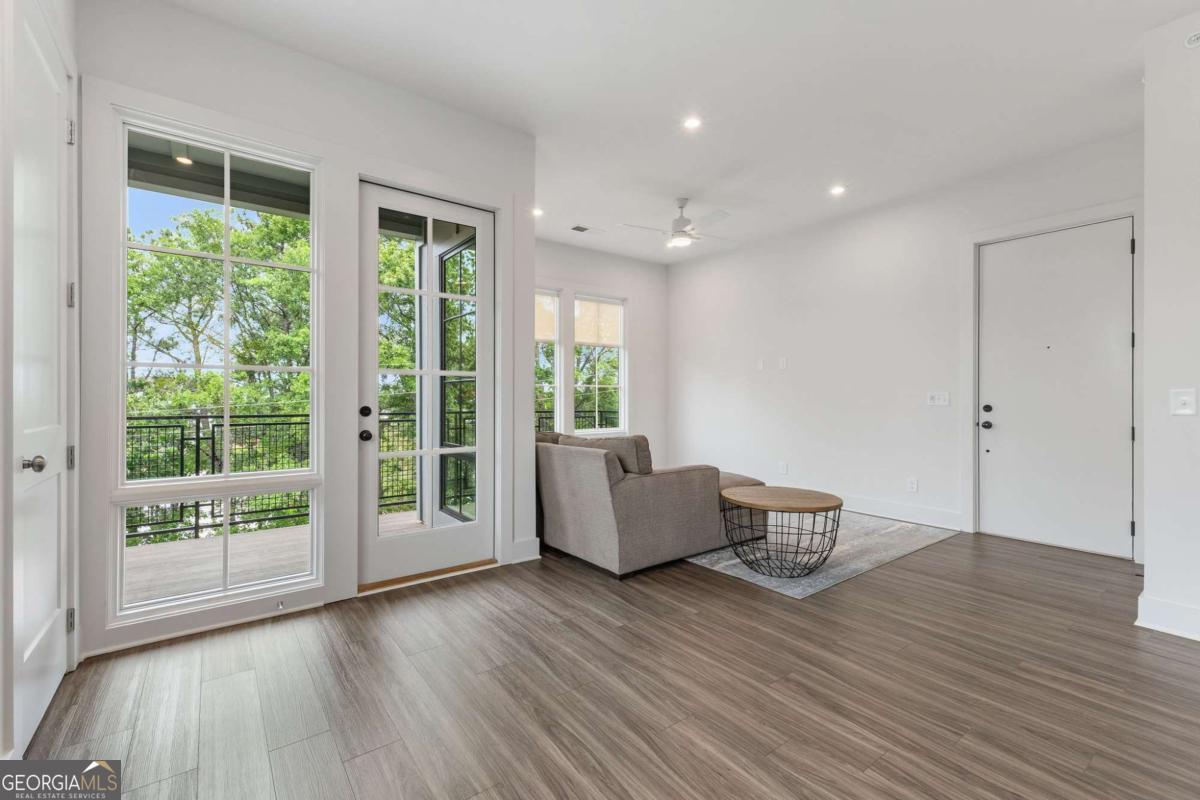 1290 Longreen Terr Nw # 2 Property Photo 8