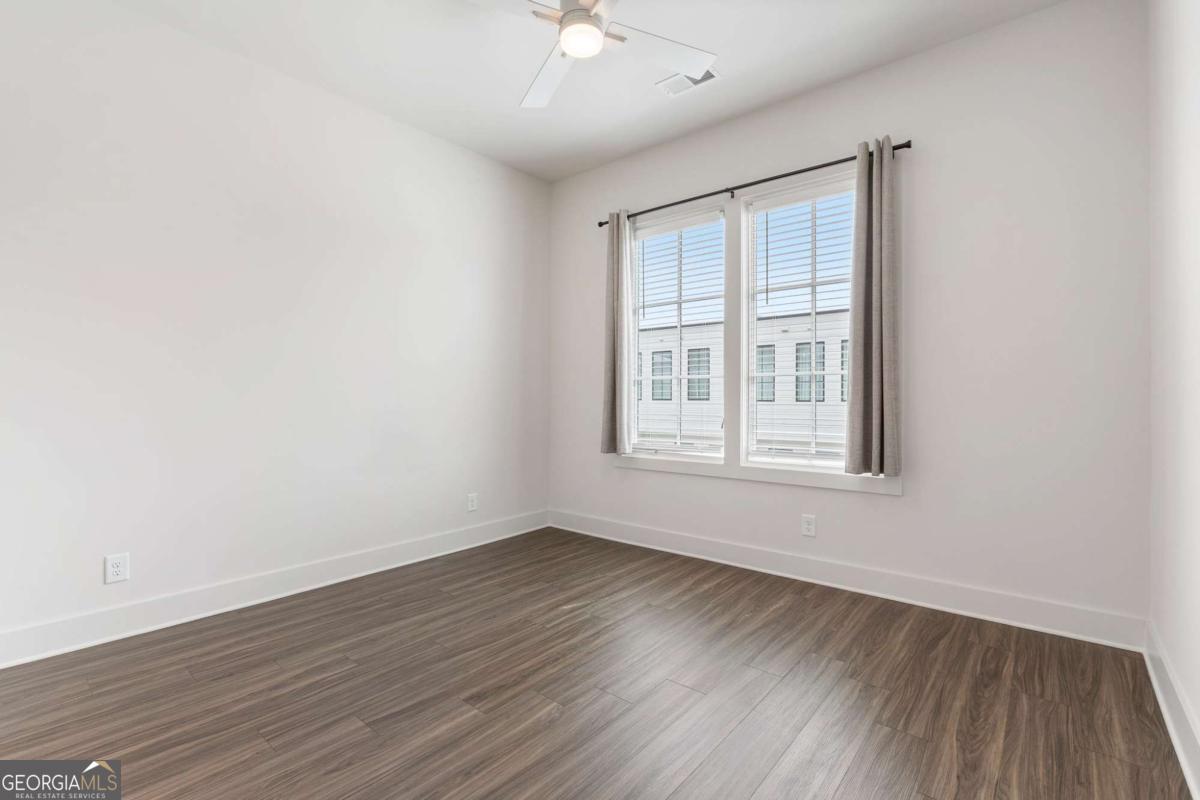 1290 Longreen Terr Nw # 2 Property Photo 9