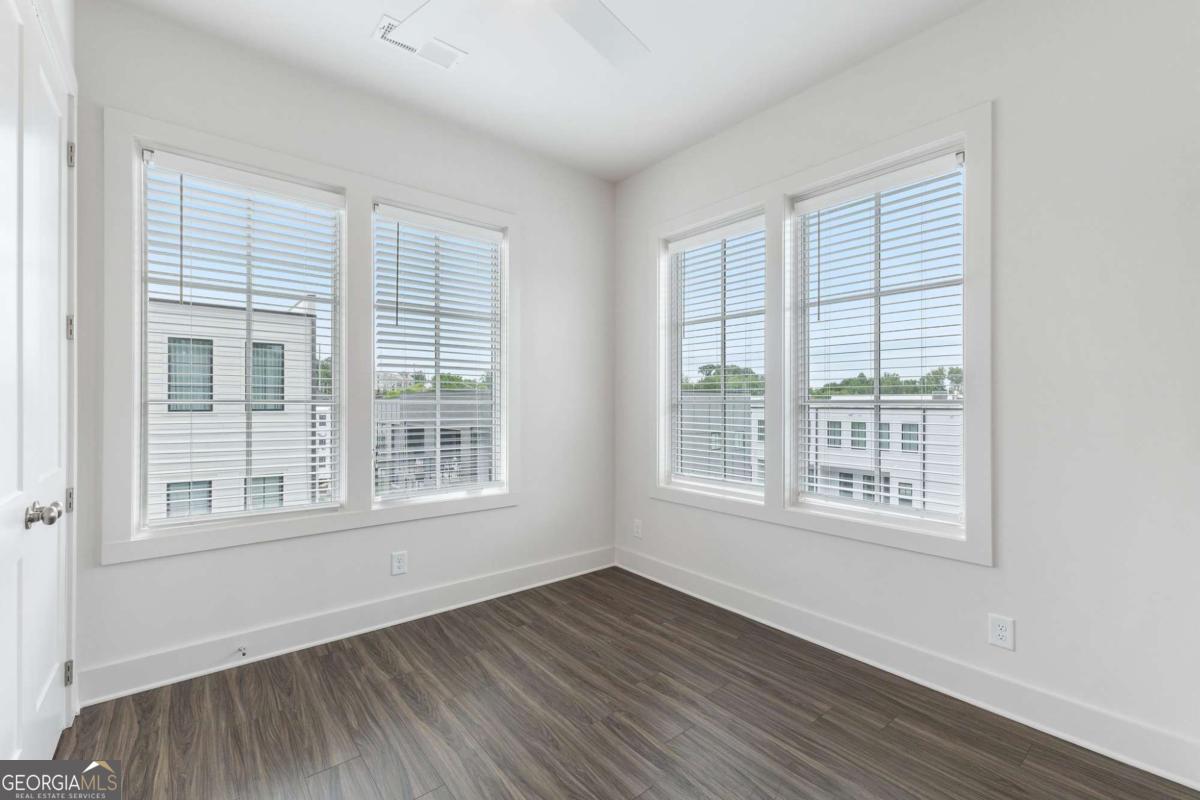 1290 Longreen Terr Nw # 2 Property Photo 14
