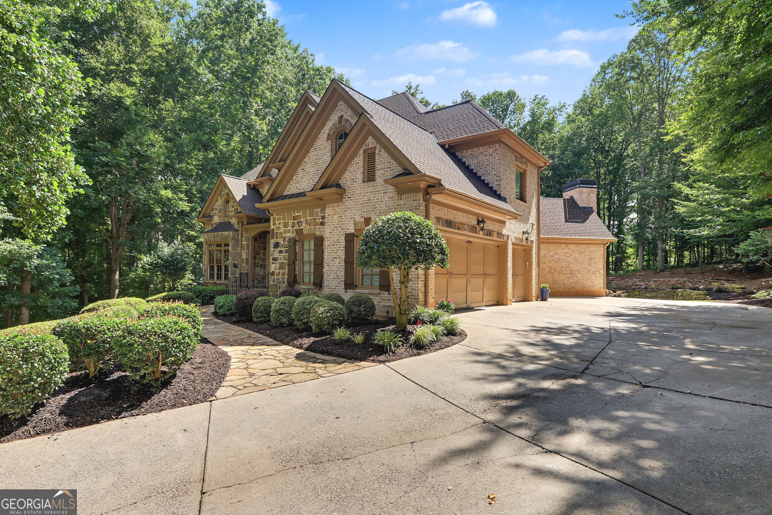 2730 Manor Bridge Drive Property Photo 4