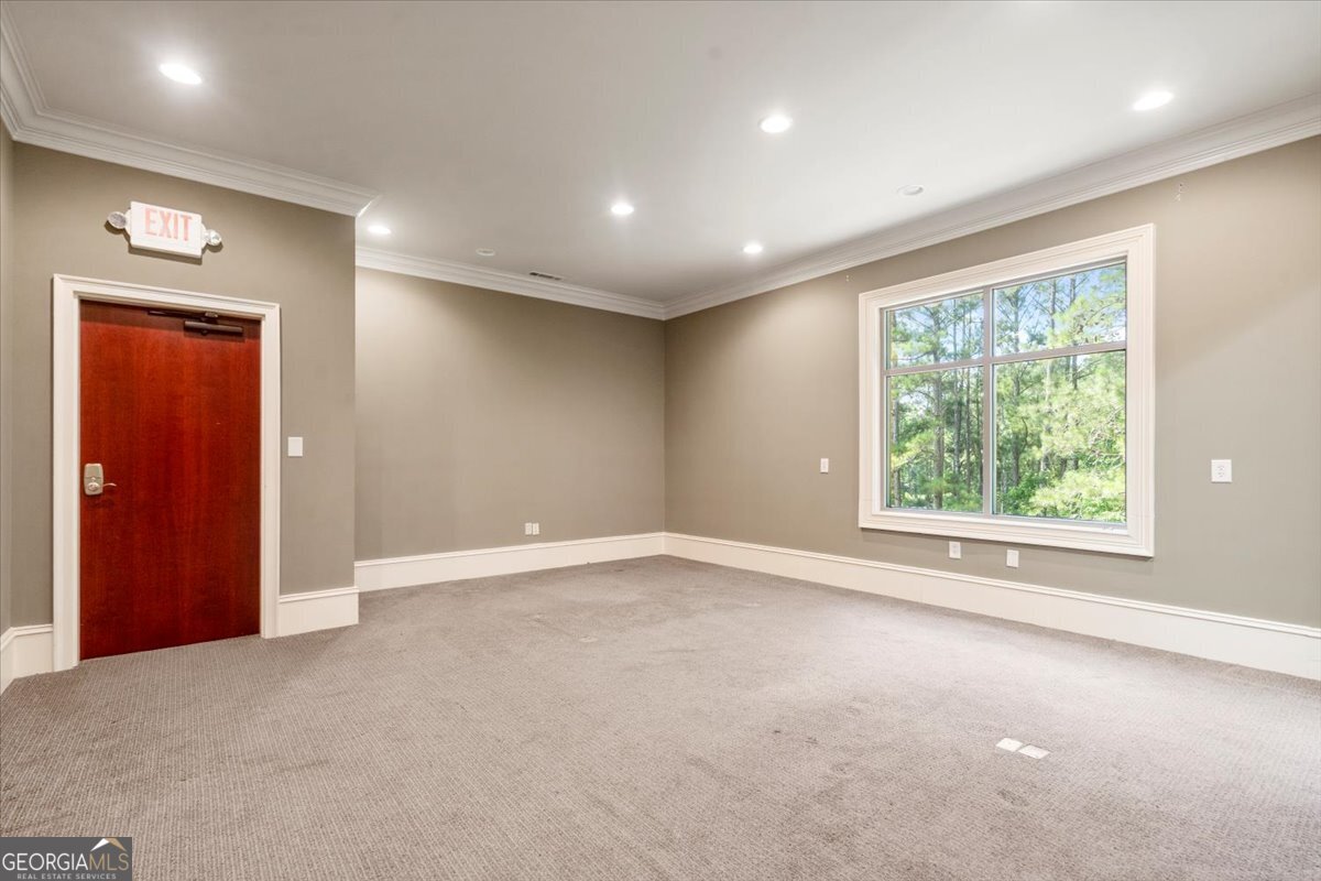 2135 Eastview Parkway Property Photo 5