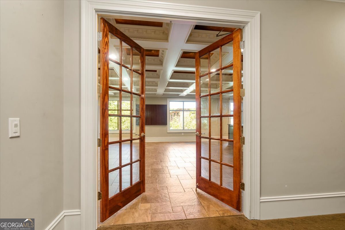 2135 Eastview Parkway Property Photo 6