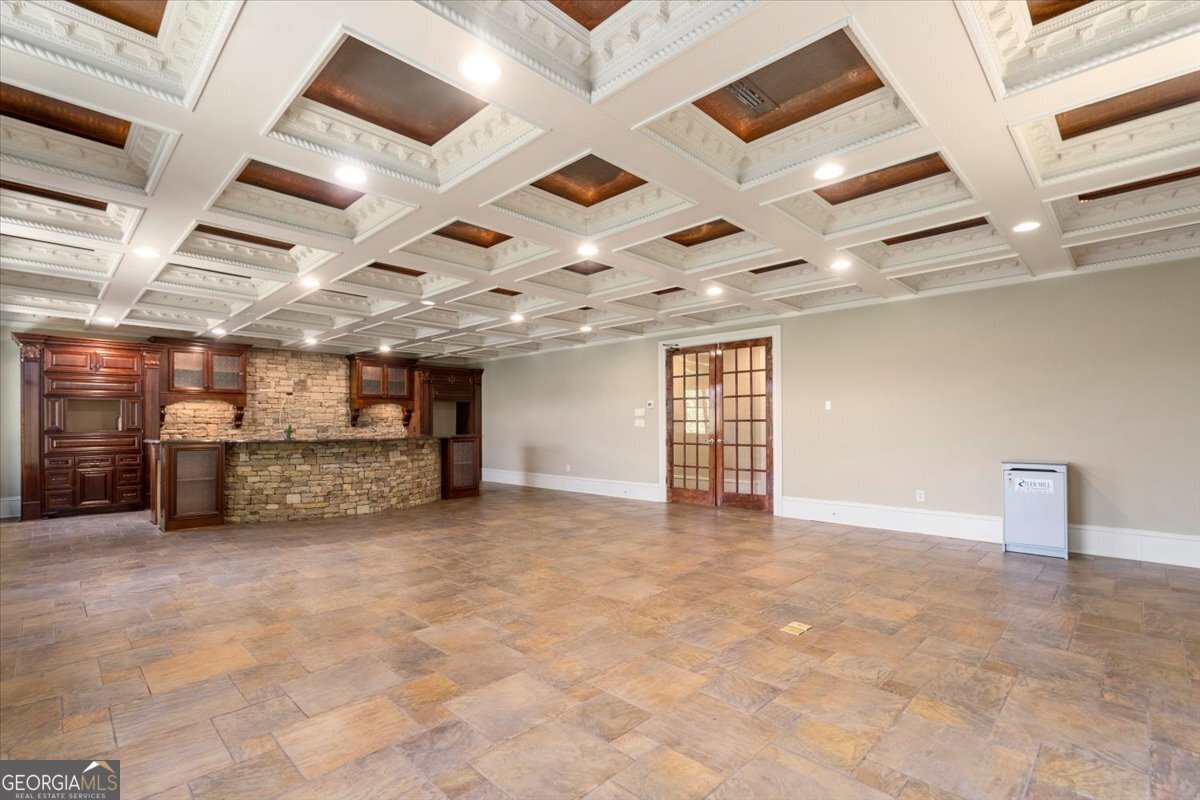 2135 Eastview Parkway Property Photo 8