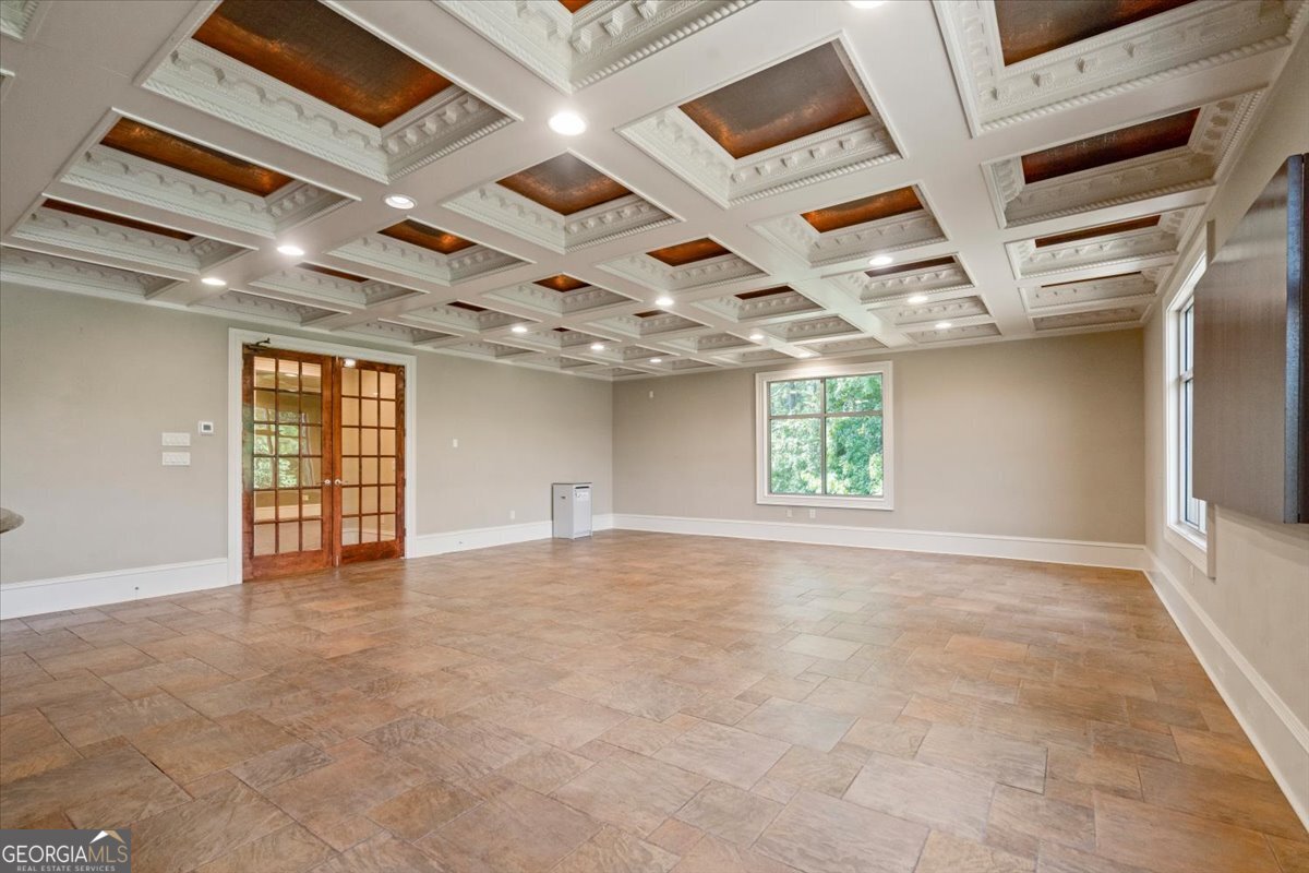 2135 Eastview Parkway Property Photo 9