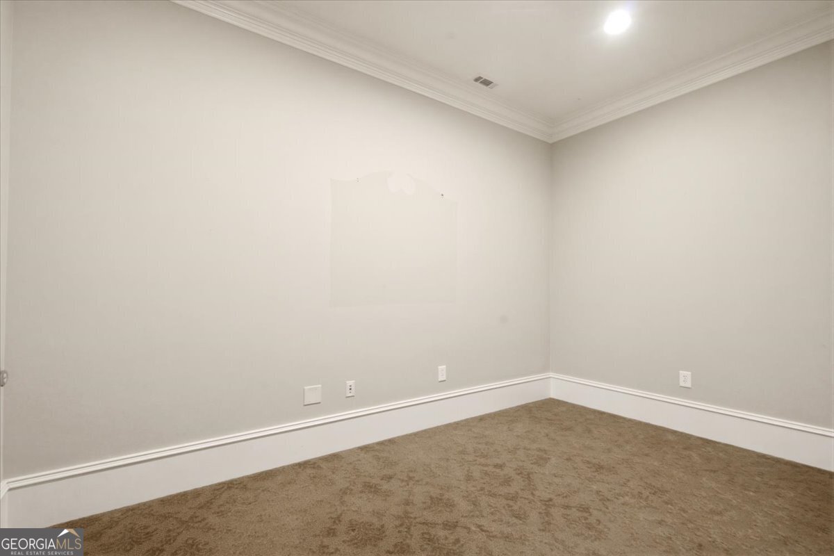 2135 Eastview Parkway Property Photo 19