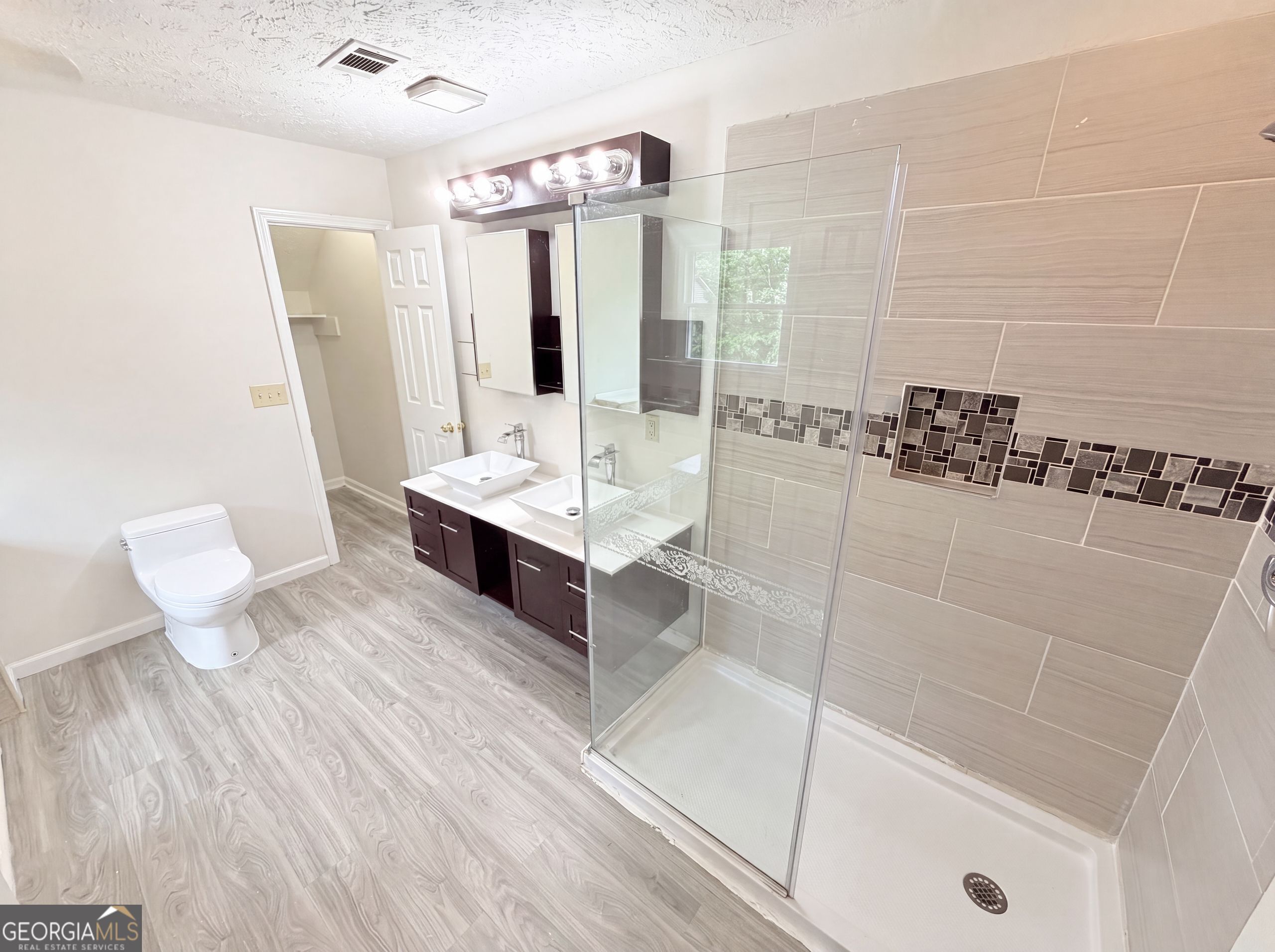 215 Arbour Run Property Photo 11