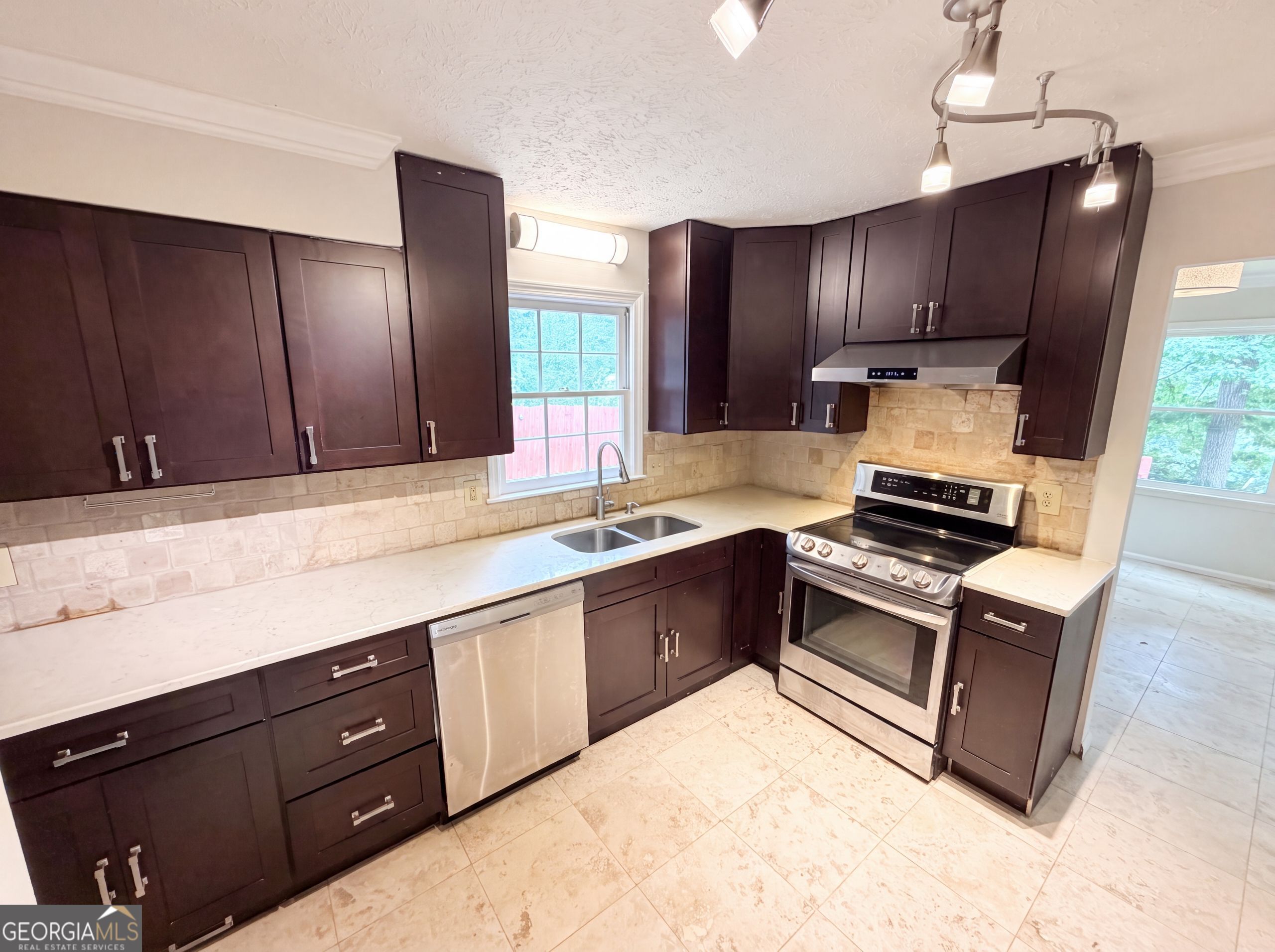 215 Arbour Run Property Photo 16