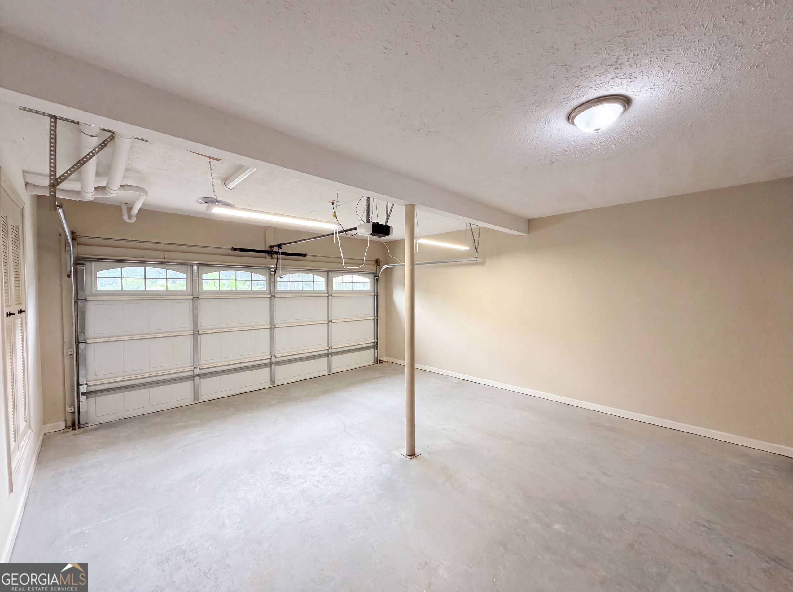 215 Arbour Run Property Photo 17