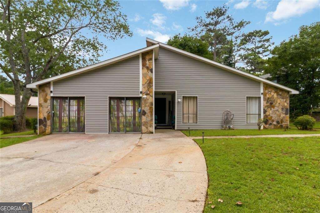 8847 Wellston Court Property Photo 1
