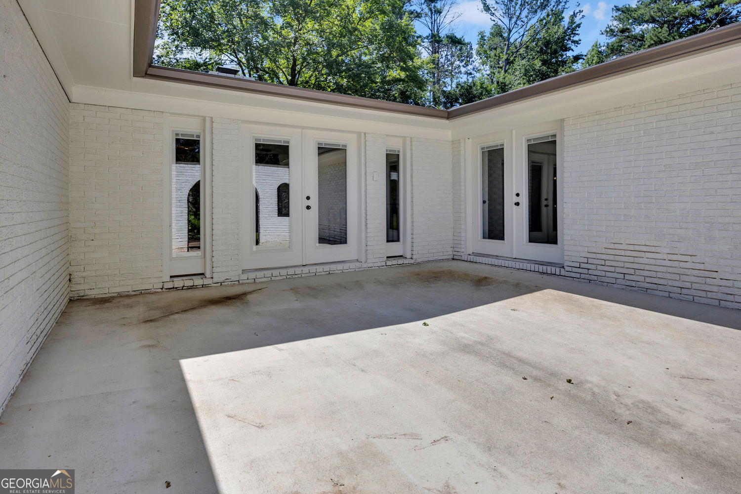 18 Valley Trail Property Photo 8