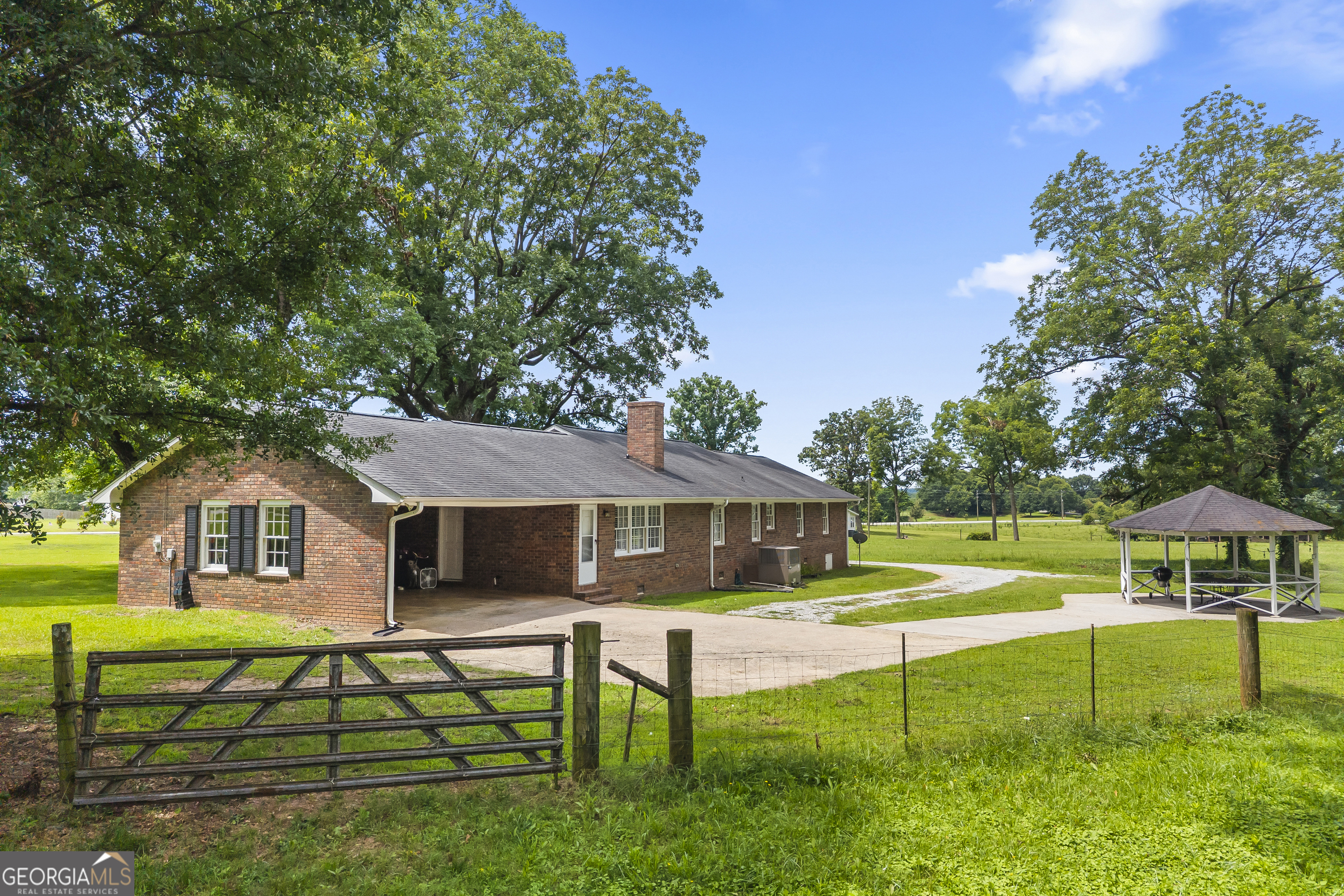 16530 Highway 59 Property Photo 3