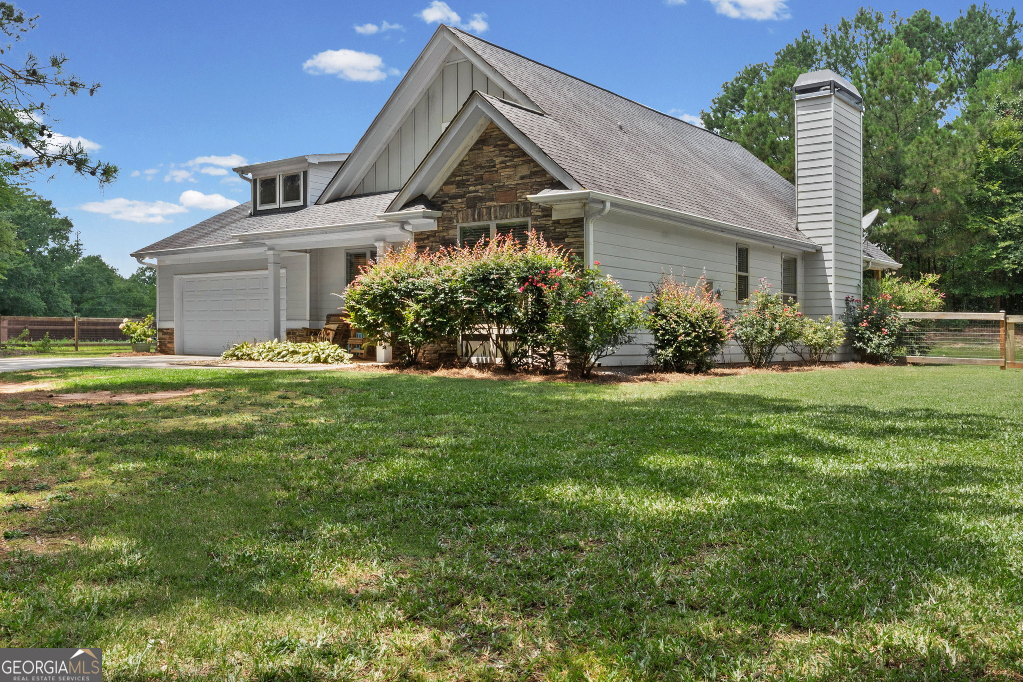 5411 Hightower Trail Property Photo 1