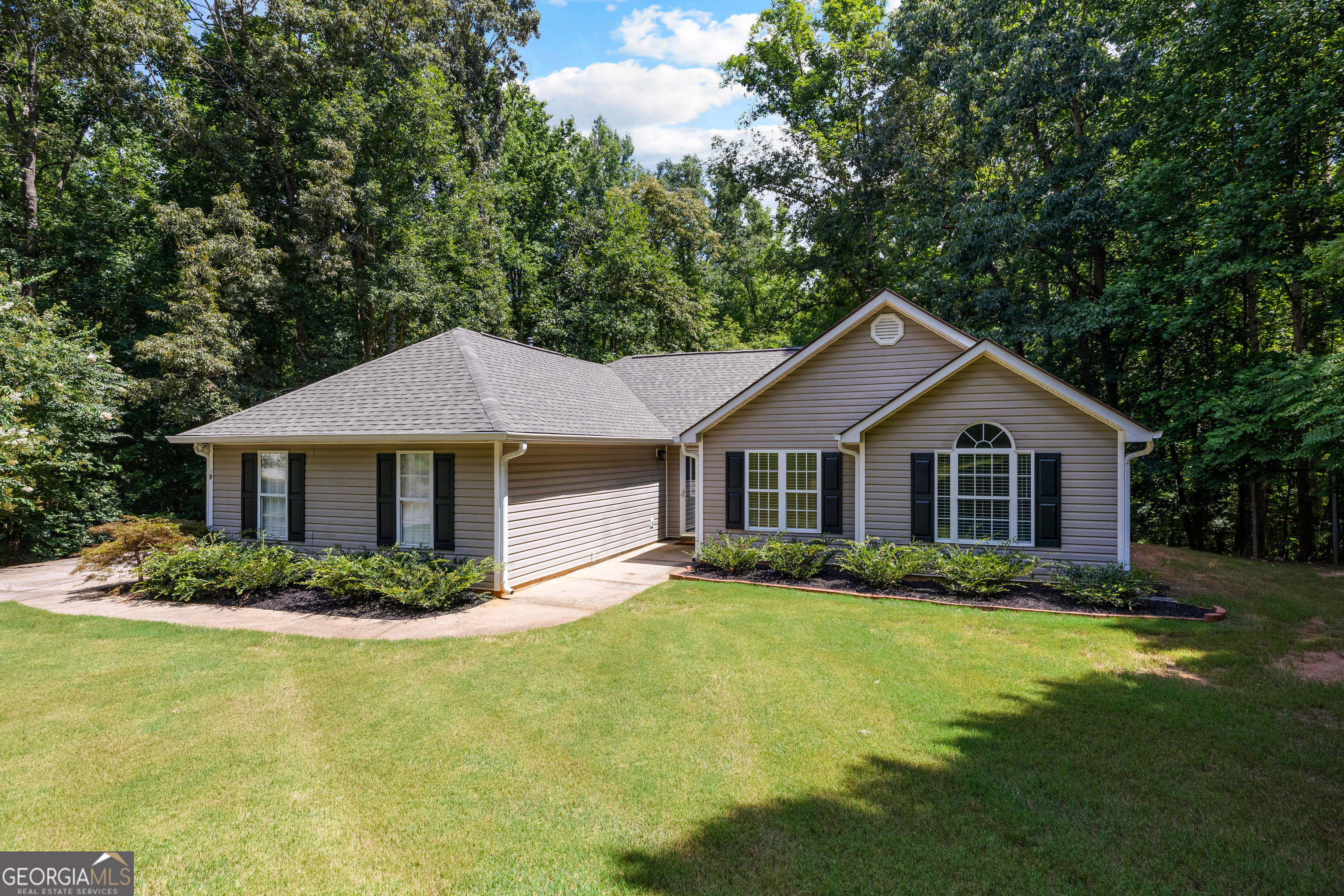15 Paces Landing Place Property Photo 2