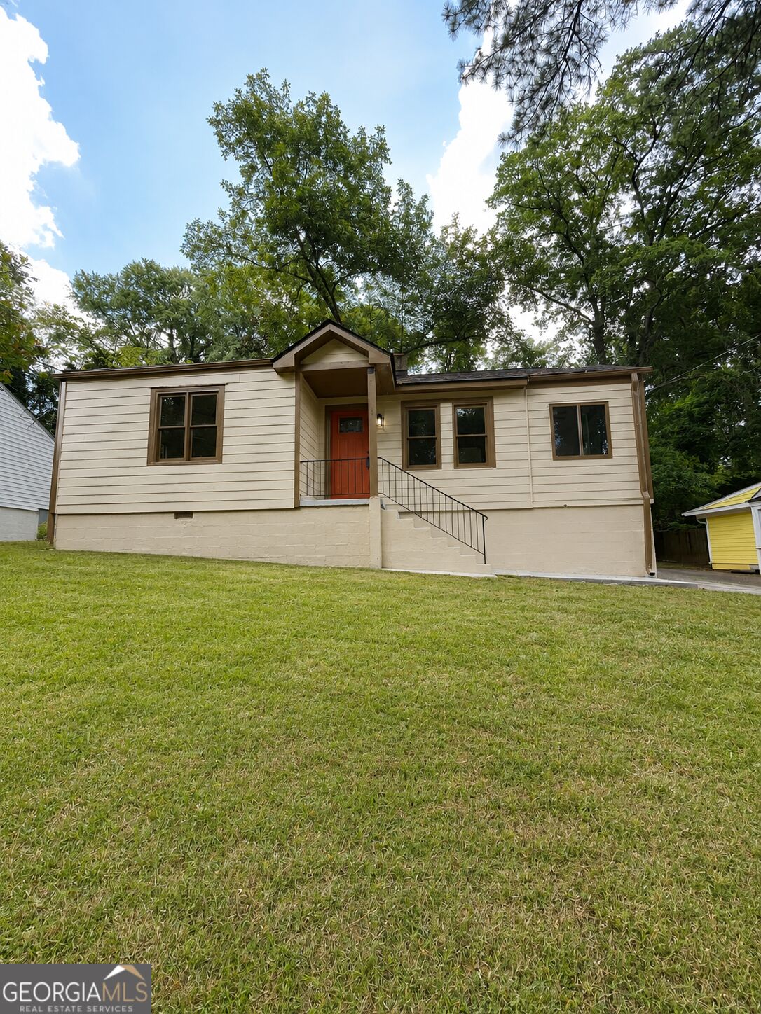 1124 Westmont Road Sw Property Photo 1