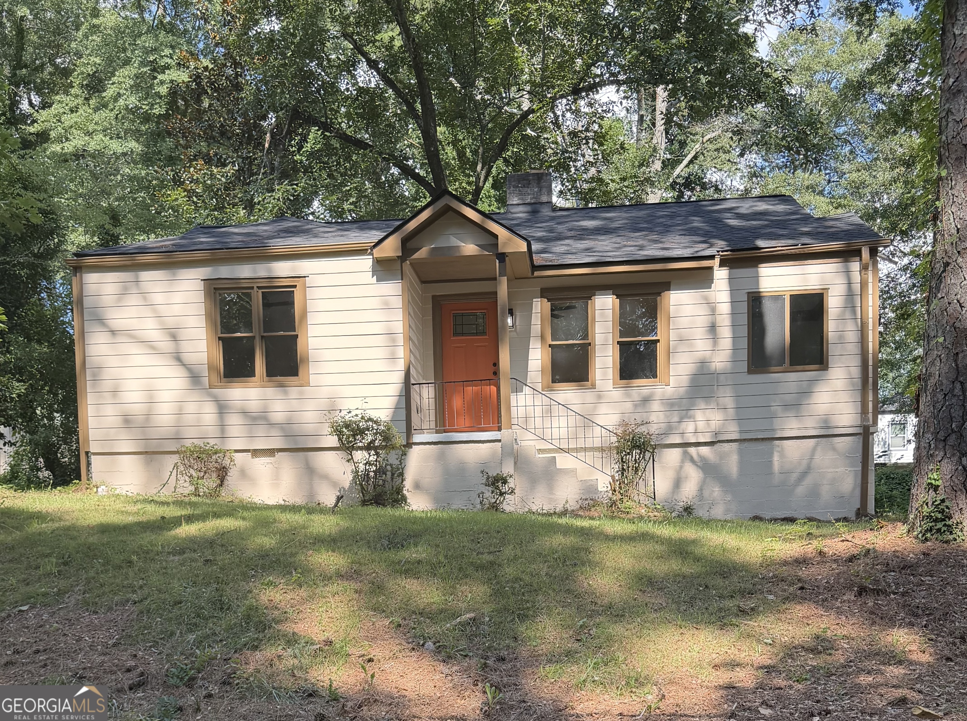 1124 Westmont Road Sw Property Photo 2