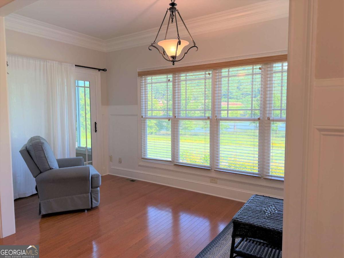 2261 Eastgate Drive E Property Photo 15