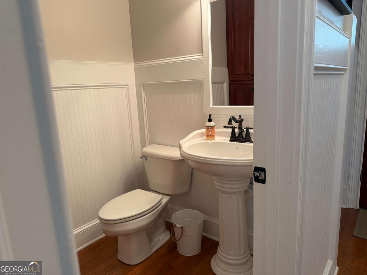 2261 Eastgate Drive E Property Photo 19