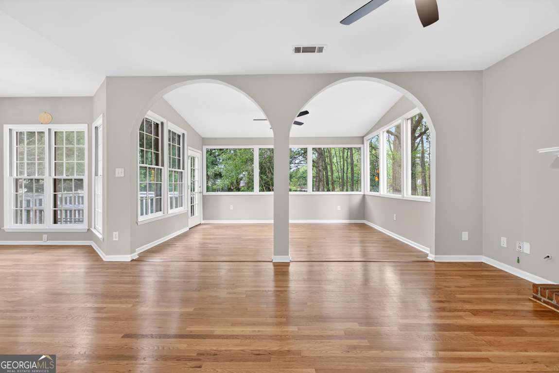 320 Wynstone Way Property Photo 10