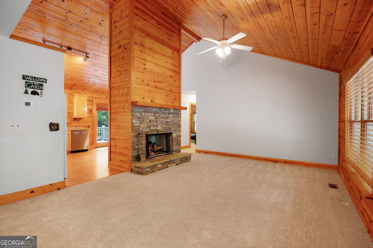 415 Sunset Court Property Photo 8